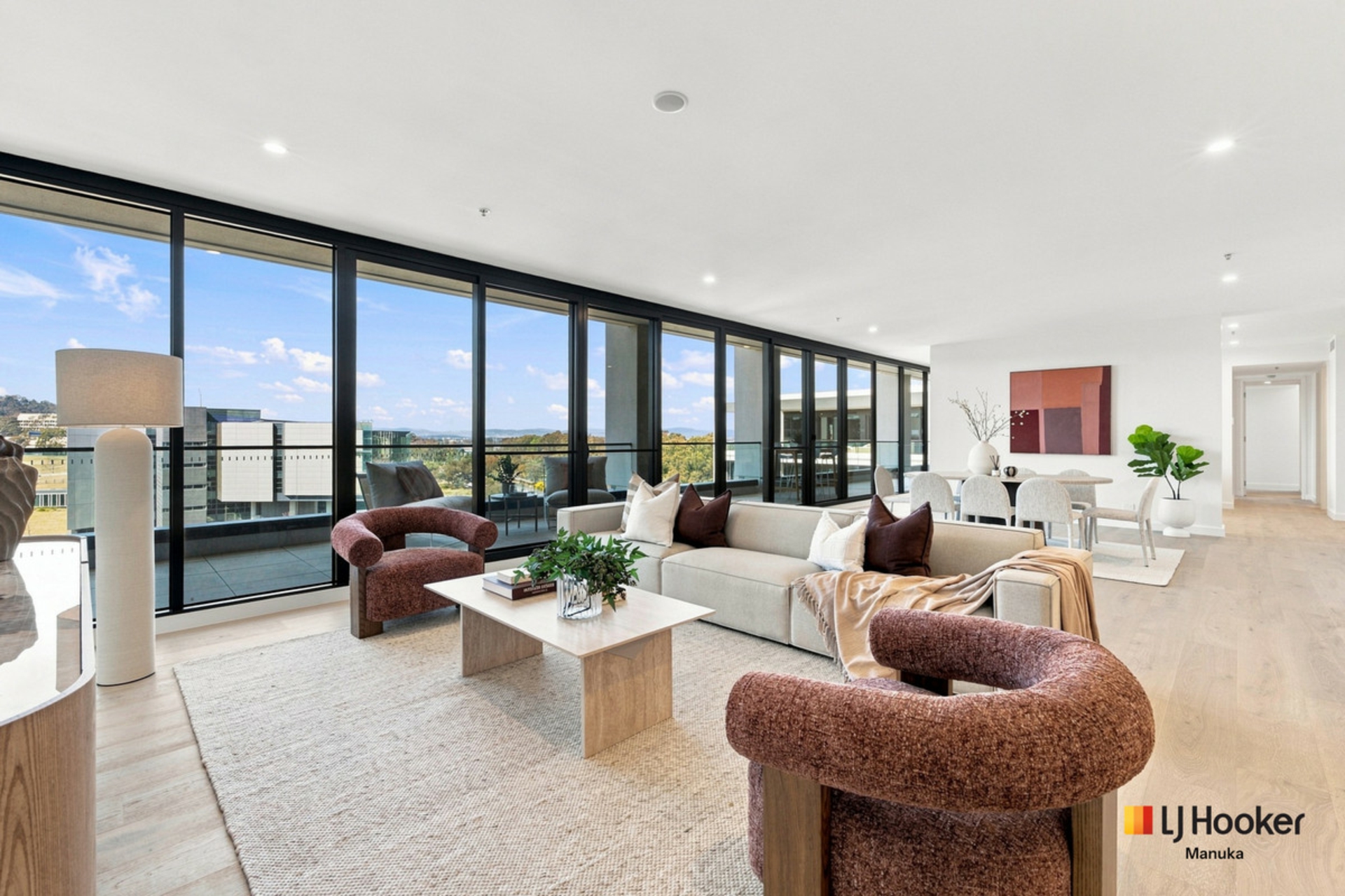 195/62 Constitution Avenue — photo from LJ Hooker Manuka
