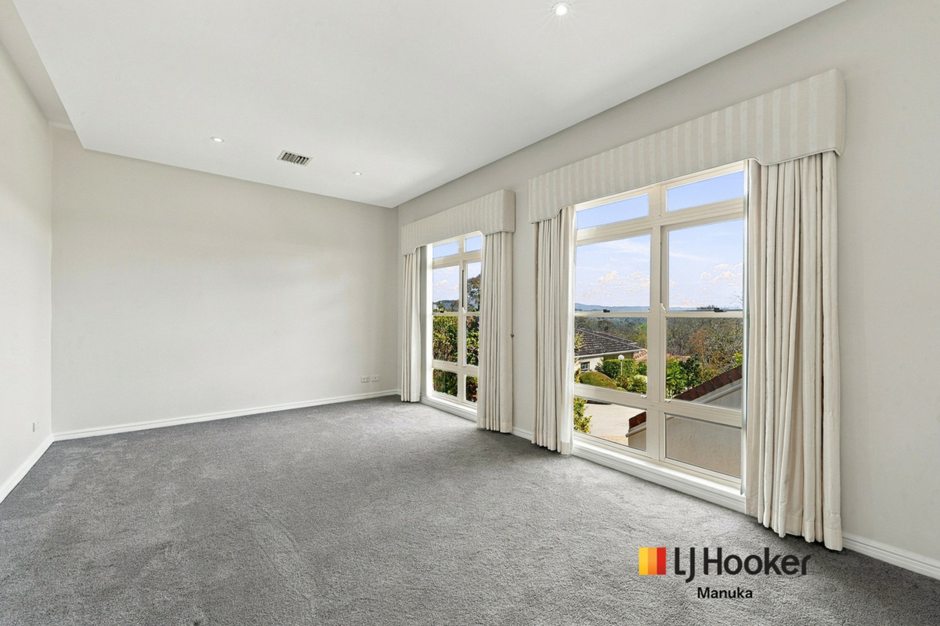 21/10 Taronga Place — photo 8 of 30