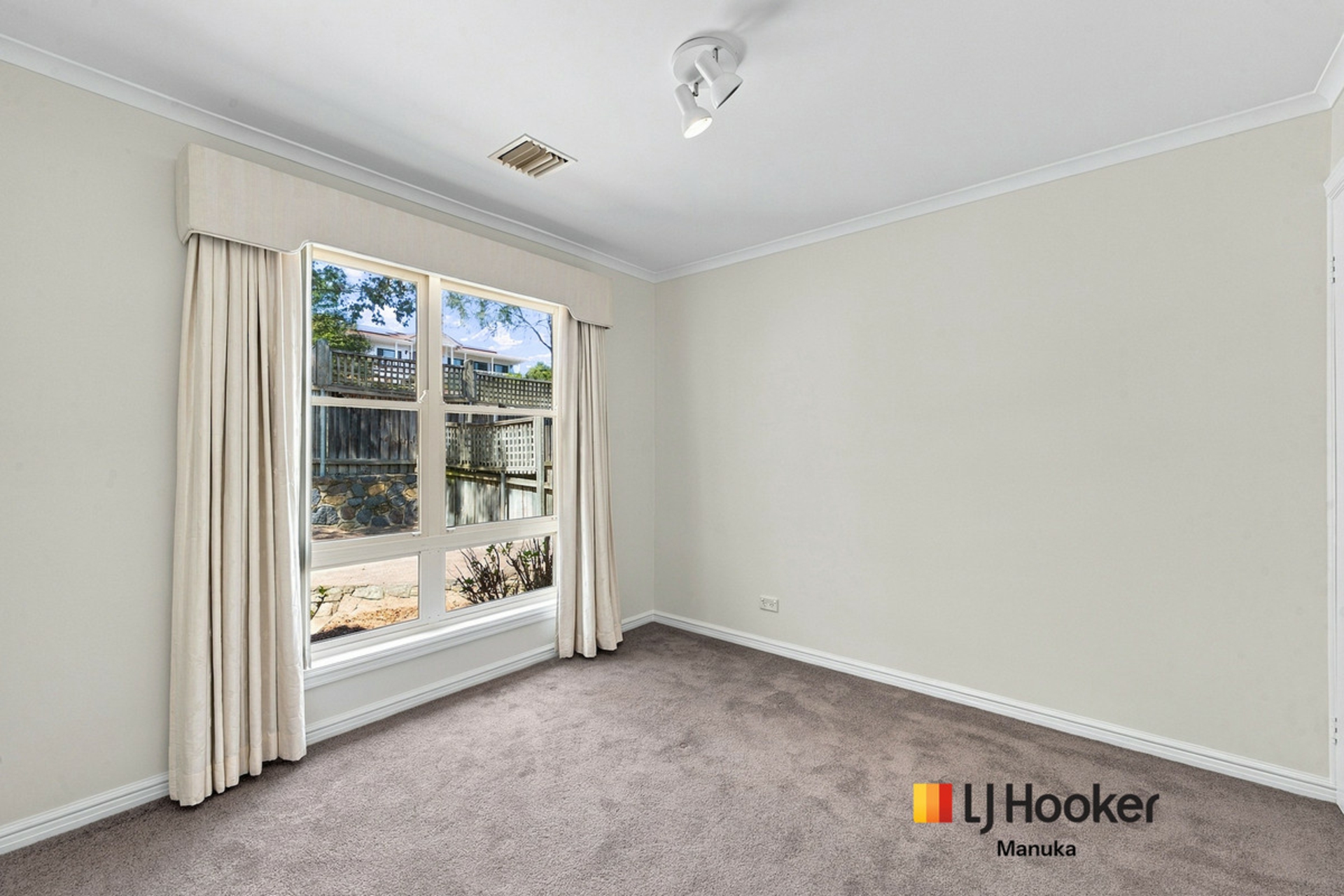 21/10 Taronga Place — photo 17 of 30
