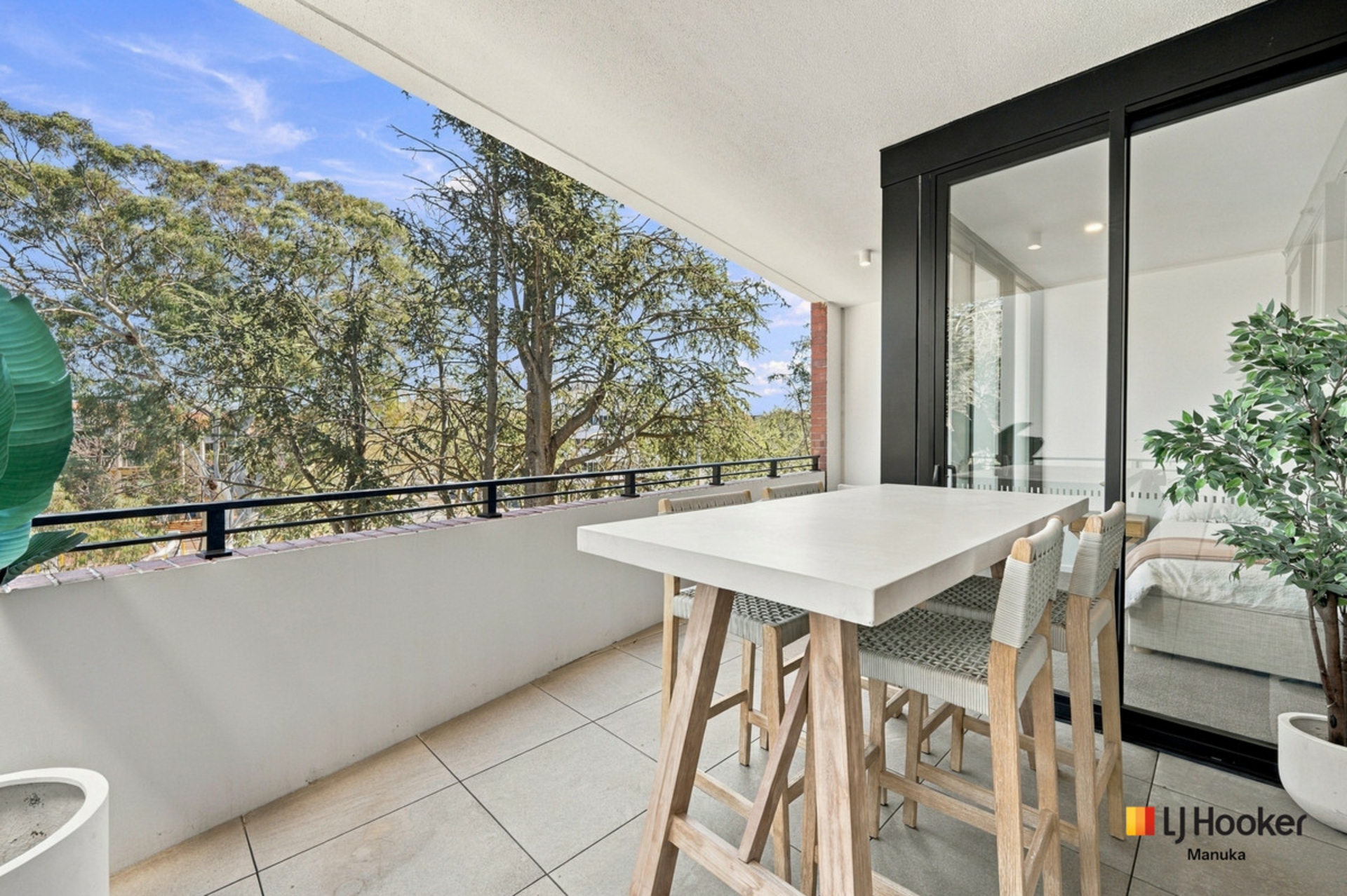 24/17 Captain Cook Crescent — photo 18 of 25