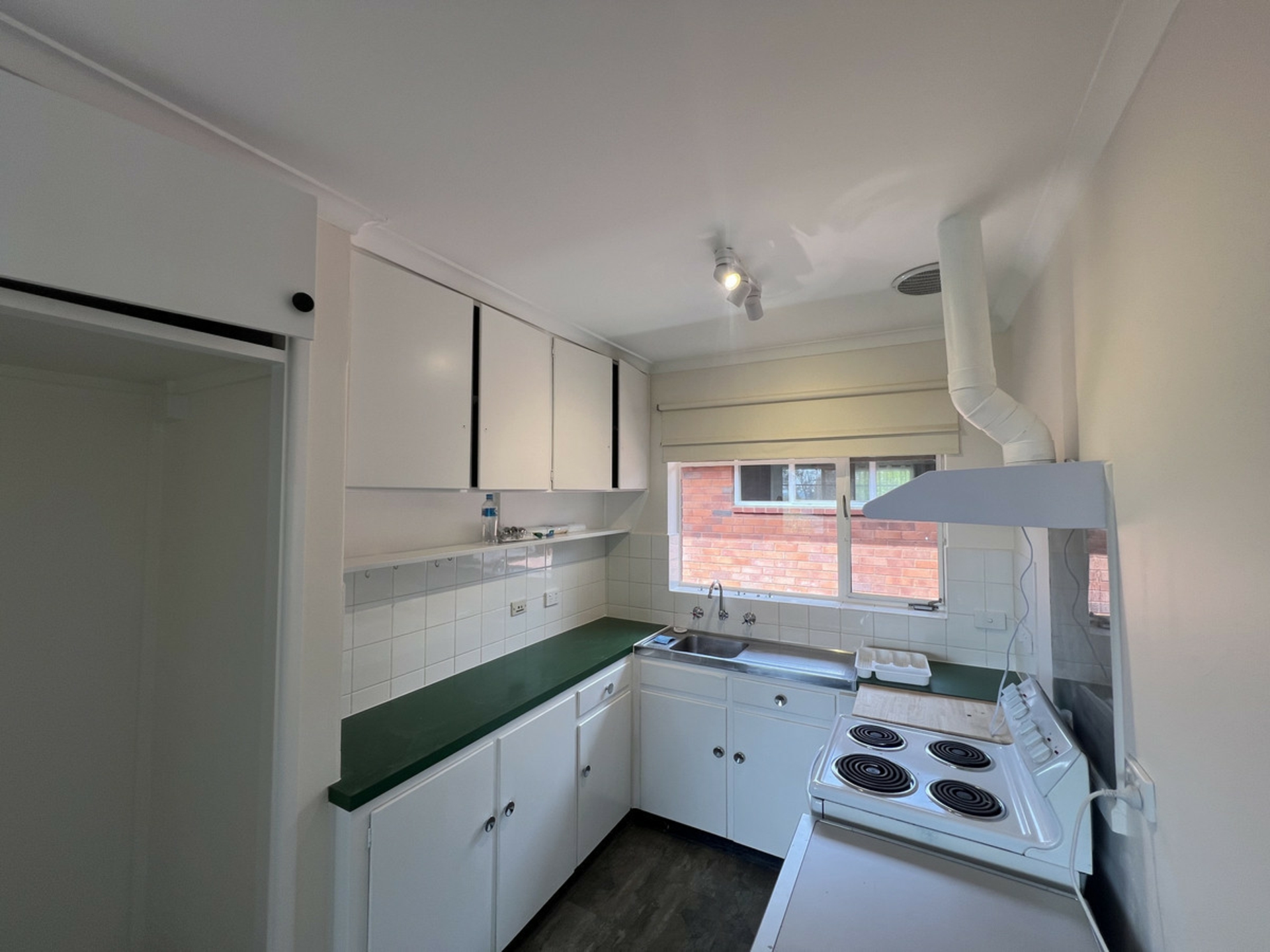 6/4 Nuyts Street — photo 2 of 5