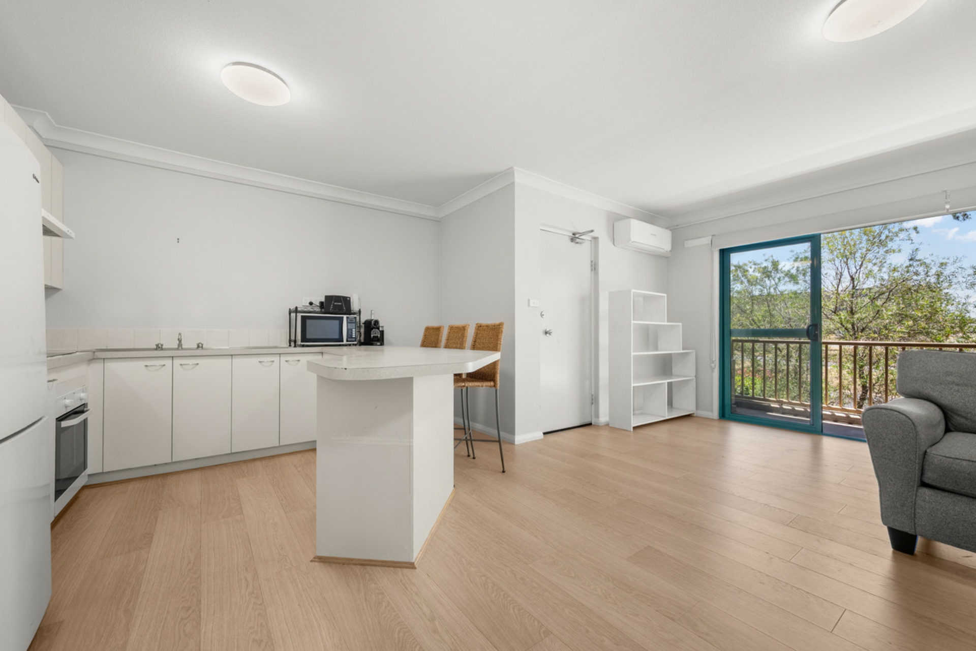 12/53 McMillan Crescent — photo 3 of 17
