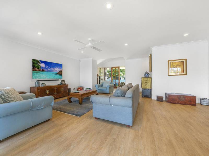 60 Auk Avenue, BURLEIGH WATERS