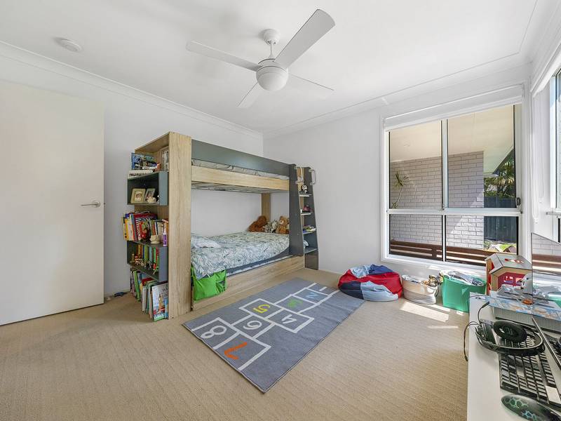60 Auk Avenue, BURLEIGH WATERS