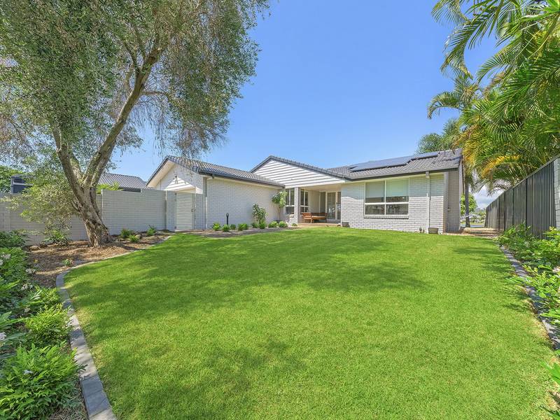 60 Auk Avenue, BURLEIGH WATERS