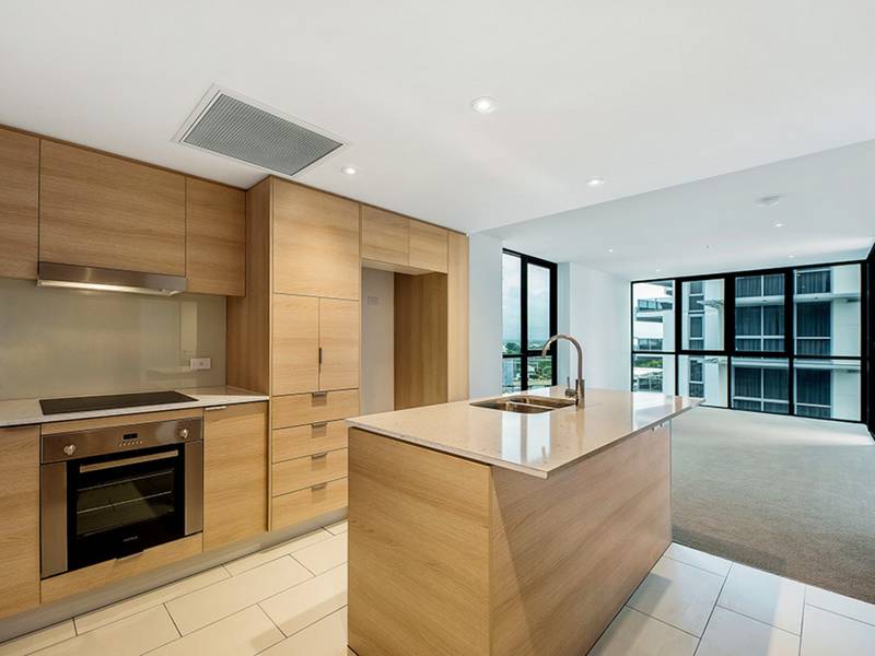 1102/50 Surf Parade, BROADBEACH