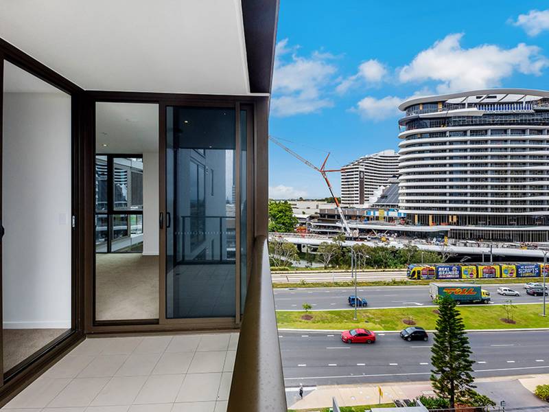 1102/50 Surf Parade, BROADBEACH