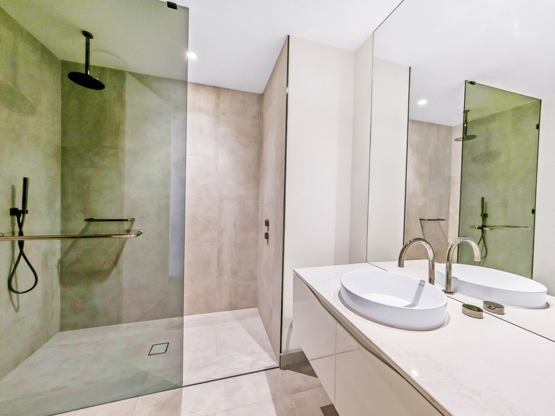 11104/2 The Lanes Boulevard, MERMAID WATERS