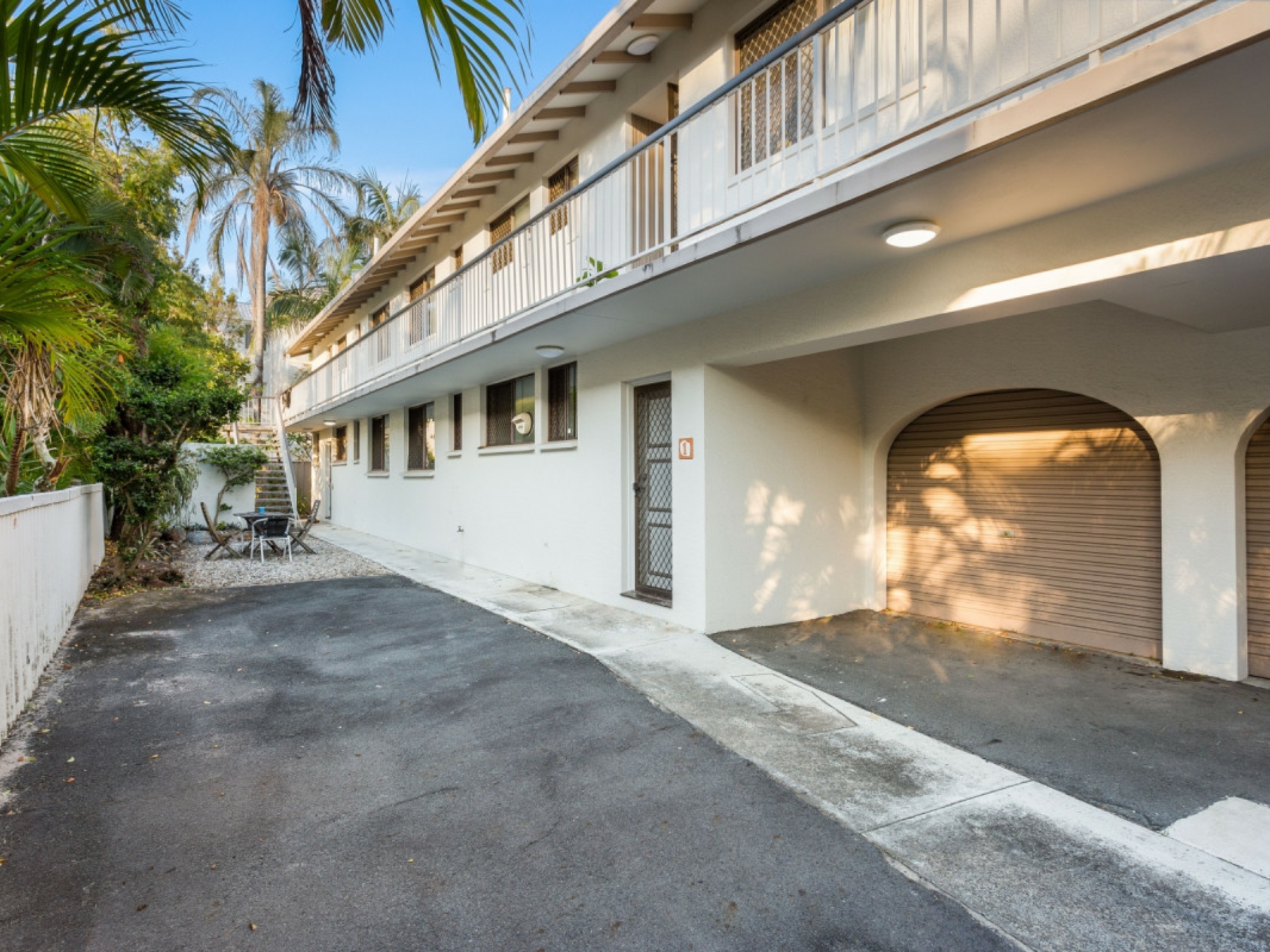 1/35 Armrick Avenue Broadbeach QLD