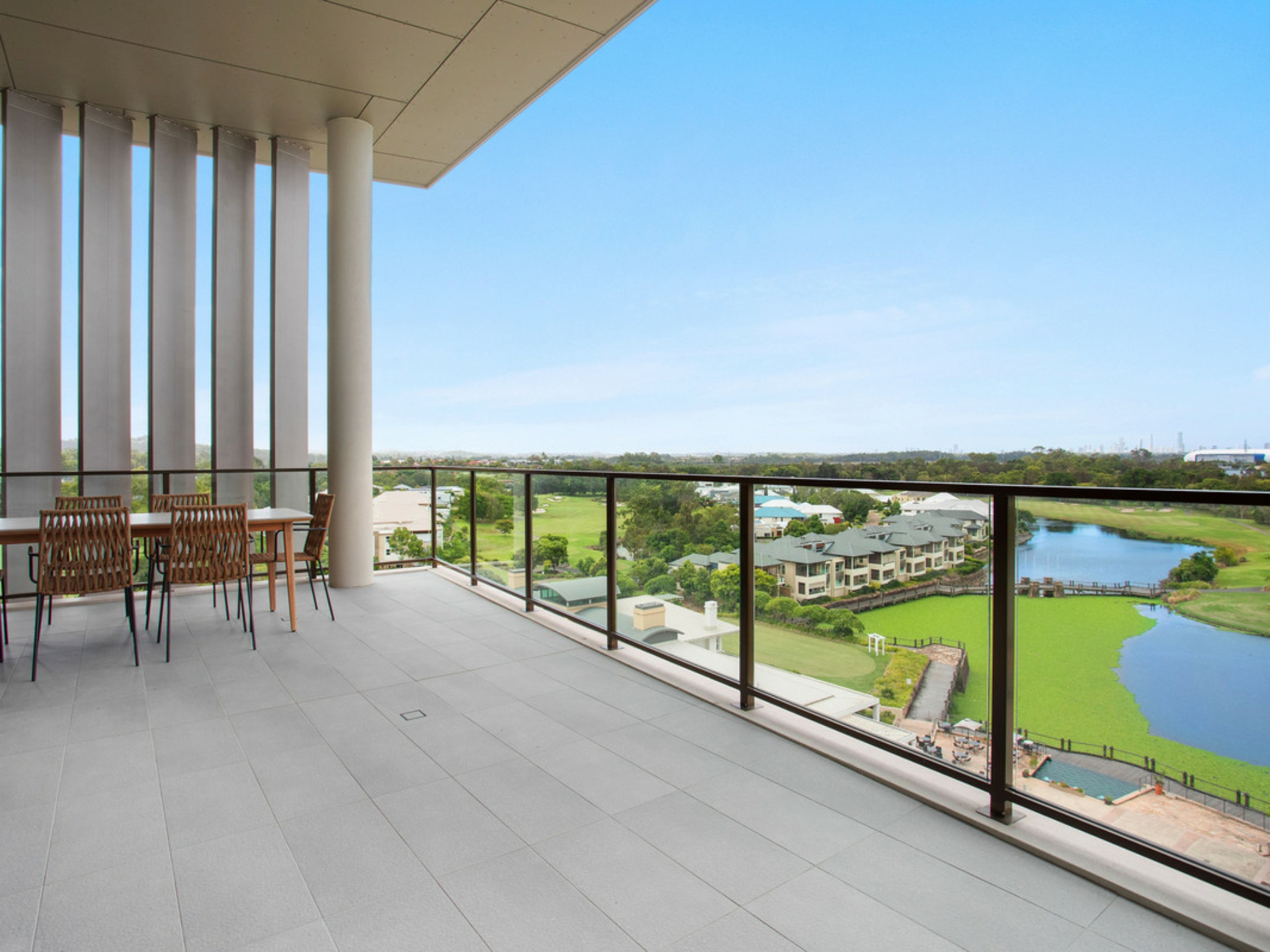 705/601 The Glades Drive, ROBINA