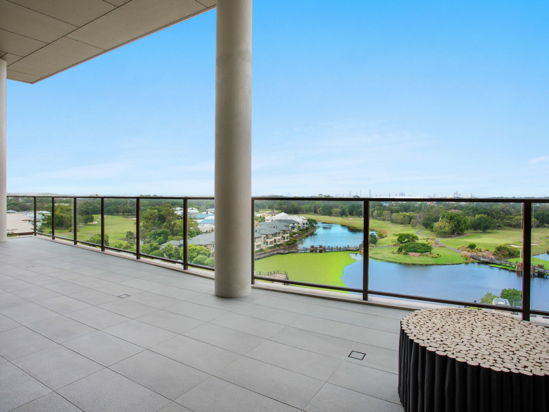 705/601 The Glades Drive, ROBINA