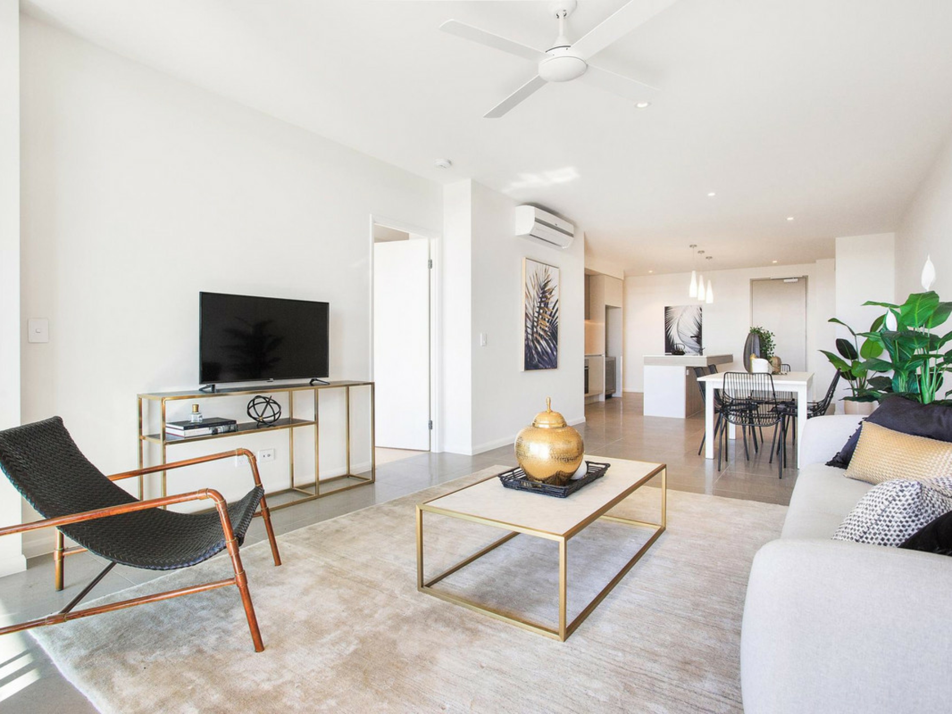 206/601 The Glades Drive, ROBINA