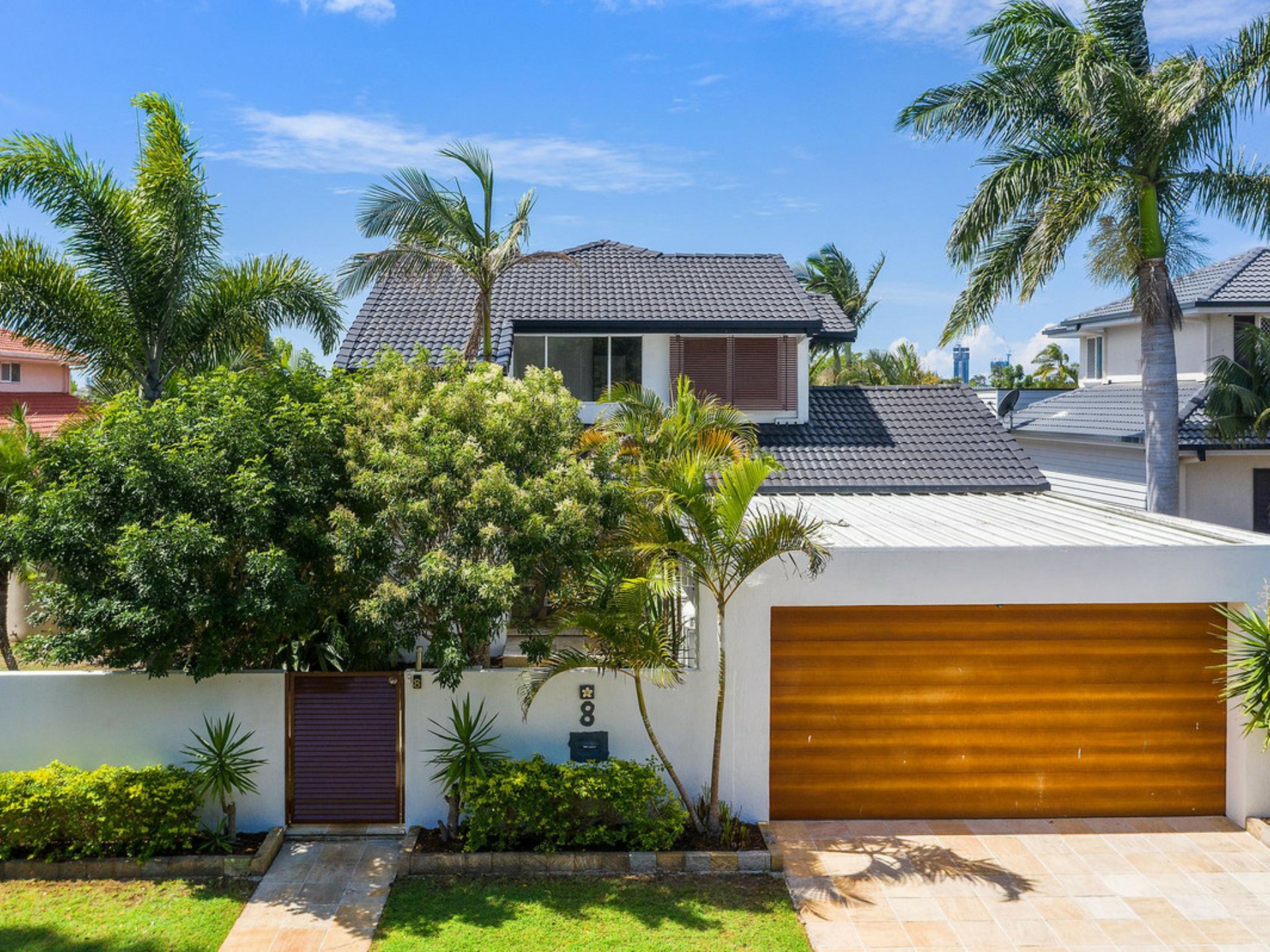 8 Wollundry Place, MERMAID WATERS