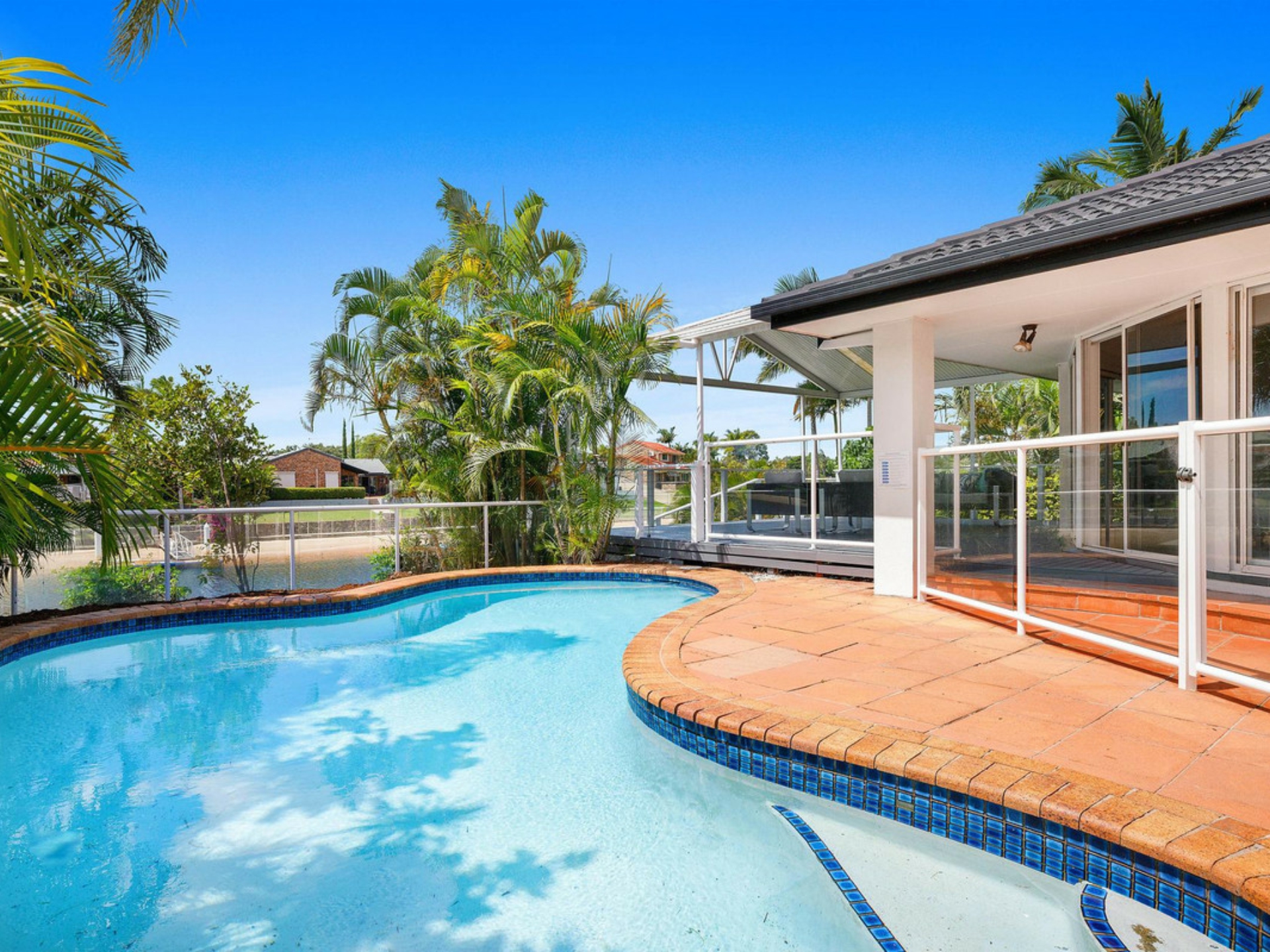 8 Wollundry Place, MERMAID WATERS