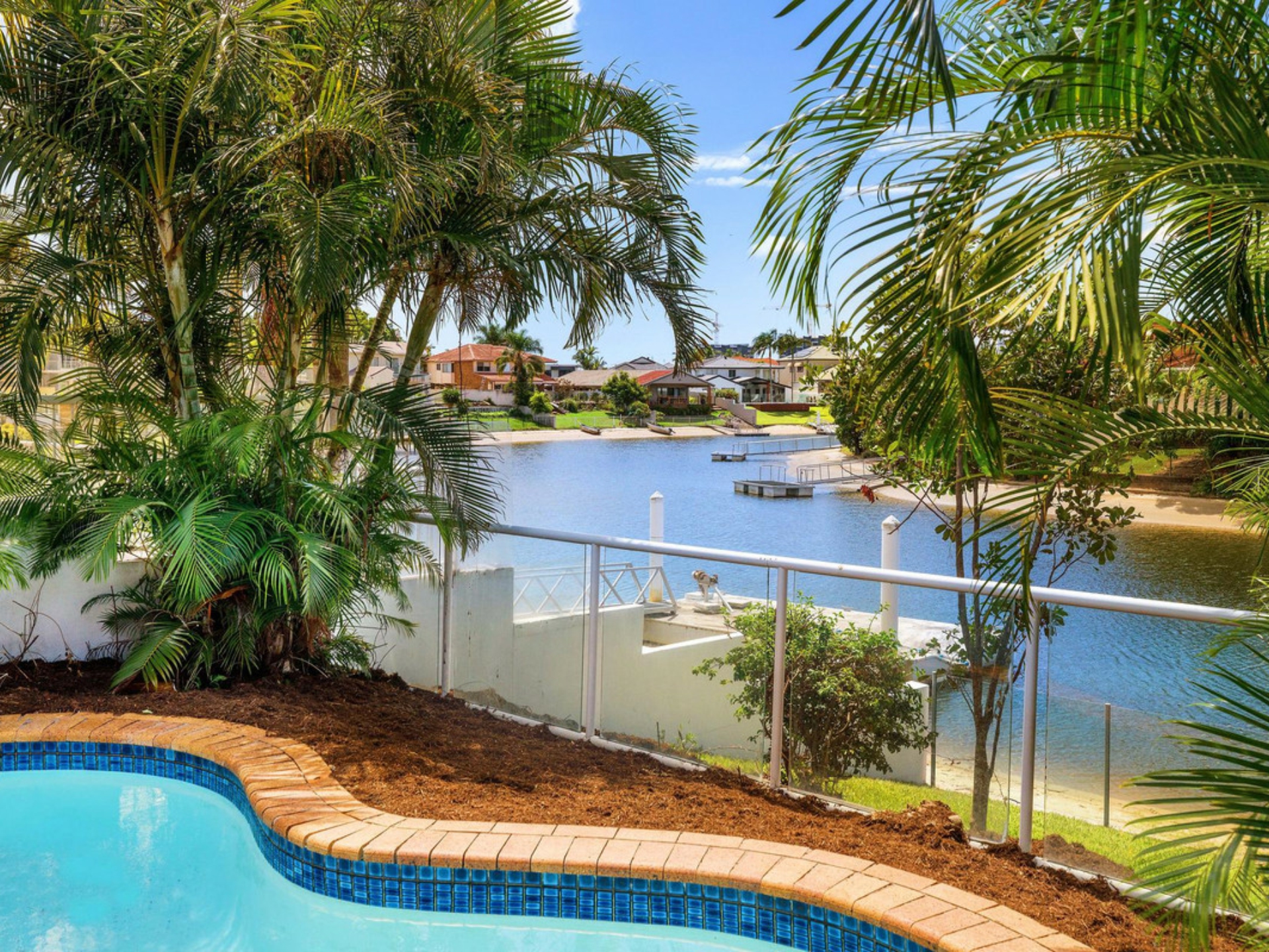 8 Wollundry Place, MERMAID WATERS