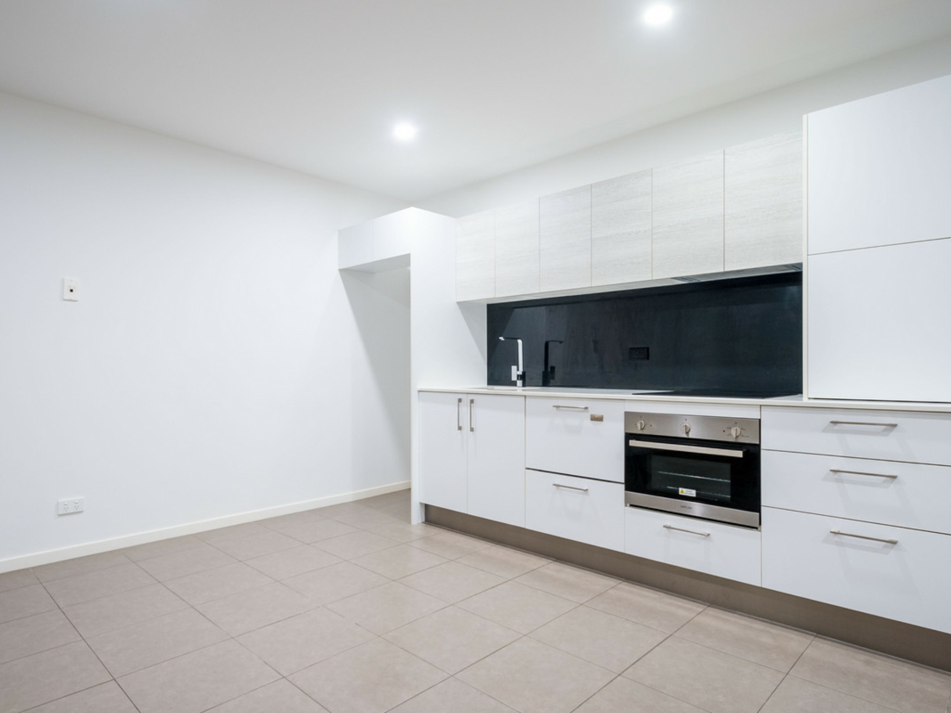 1201/6-8 Waterford Court, BUNDALL