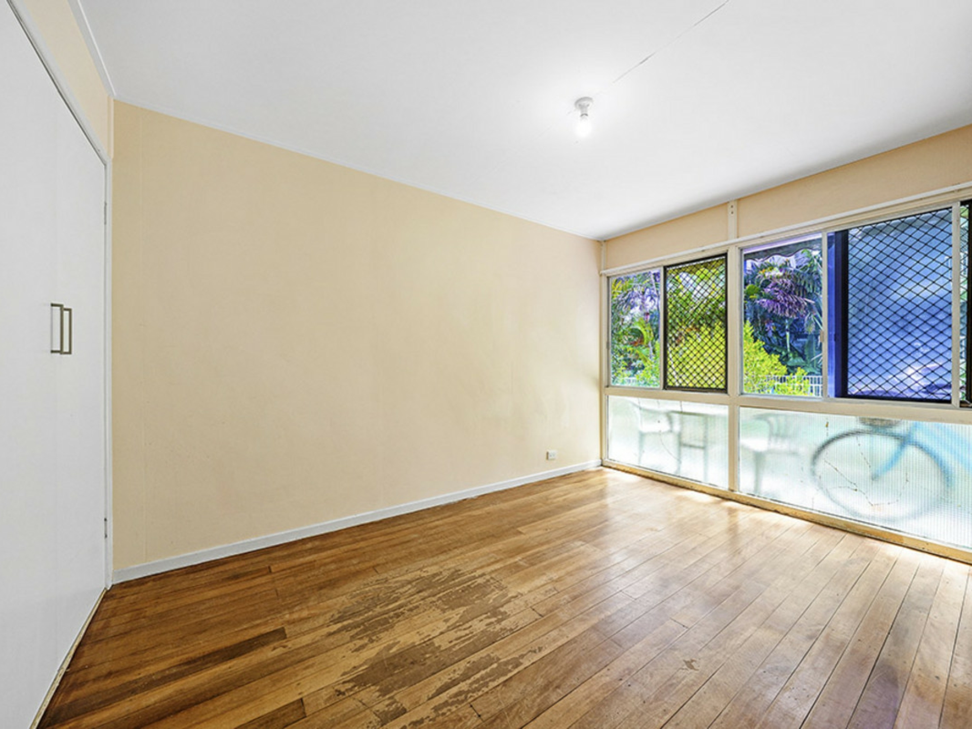 4/11 Anne Avenue, BROADBEACH
