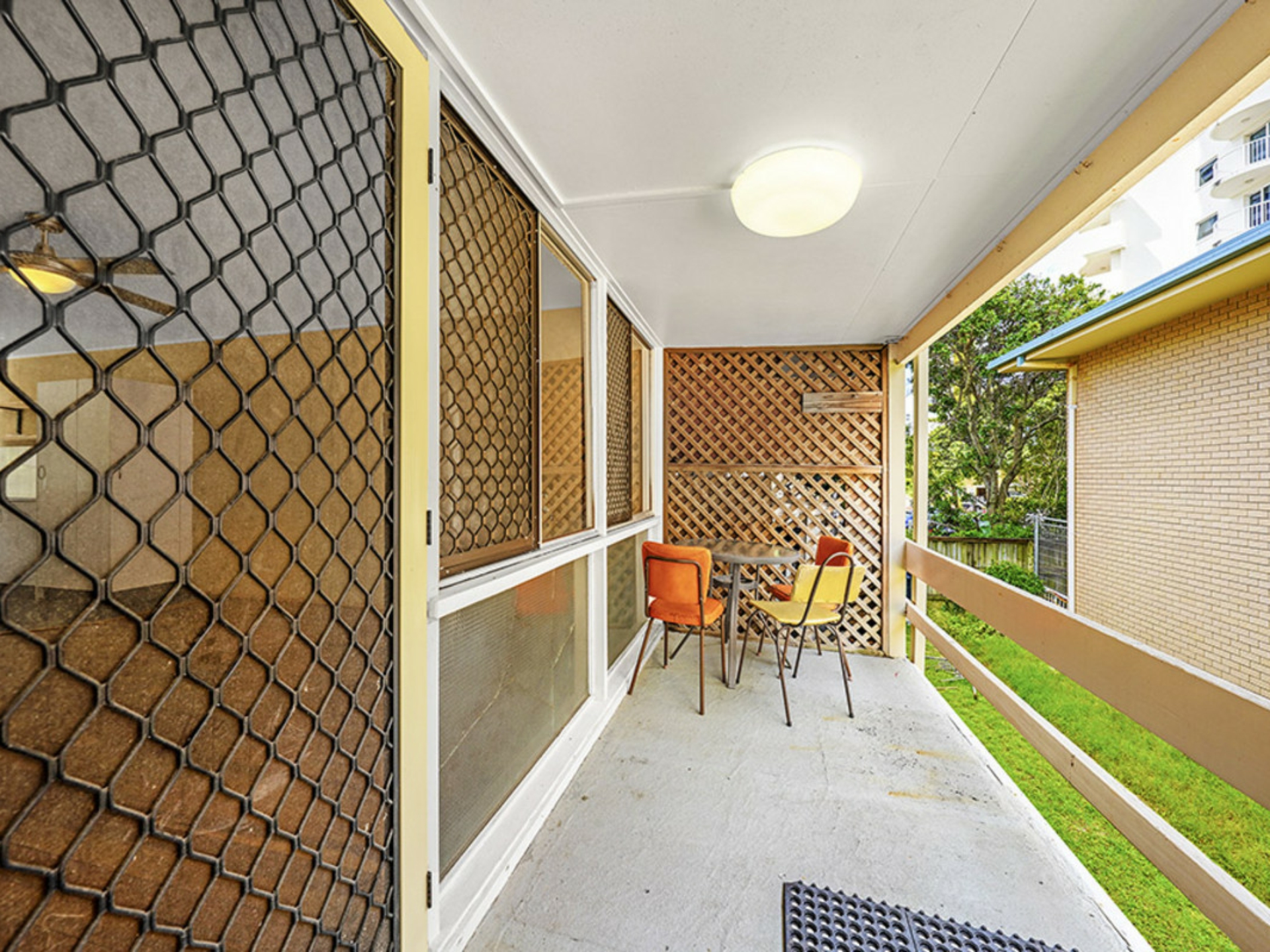 4/11 Anne Avenue, BROADBEACH