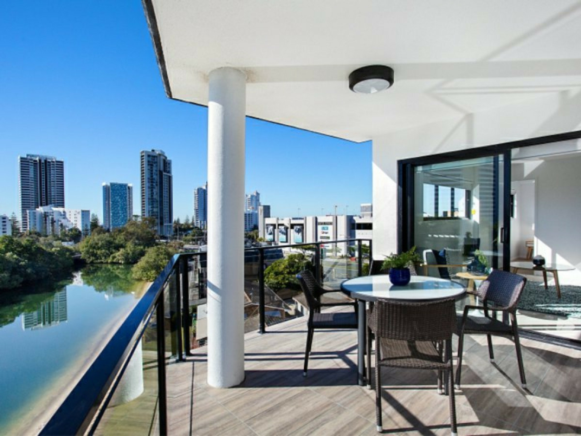 402/9 Hooker Boulevard, BROADBEACH