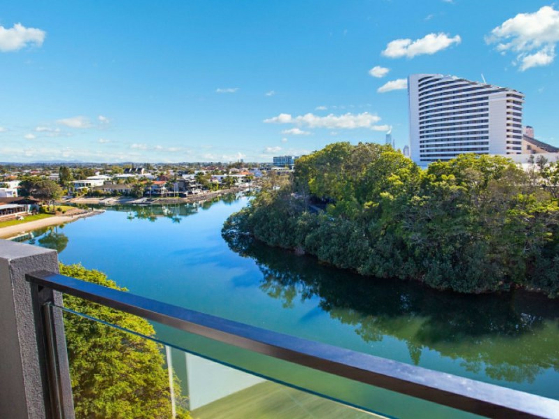 402/9 Hooker Boulevard, BROADBEACH