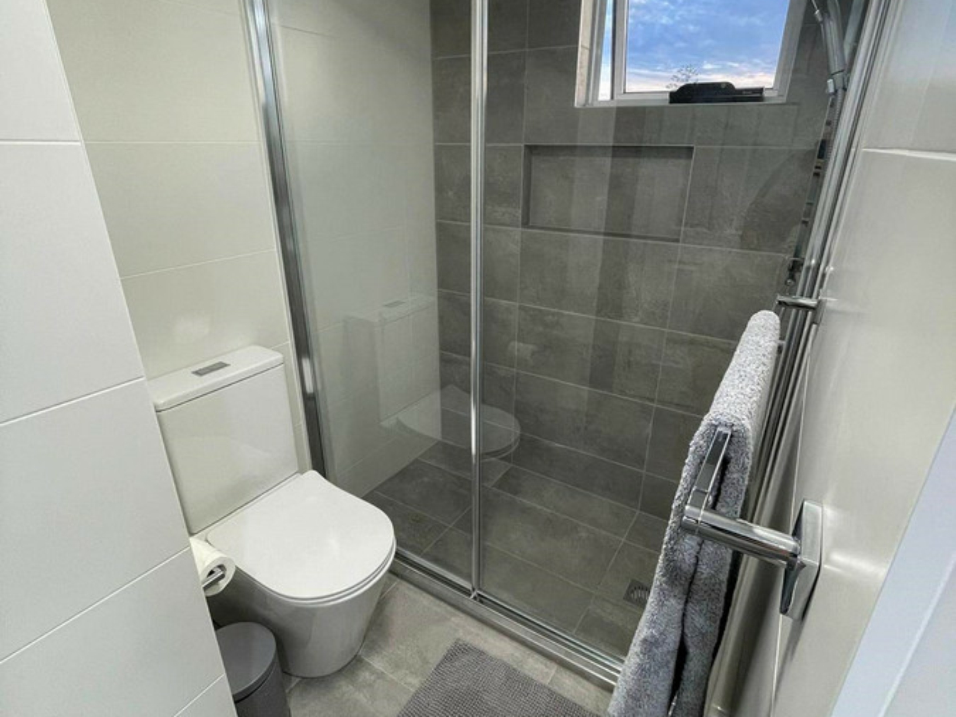 1402/24 Queensland Avenue, BROADBEACH
