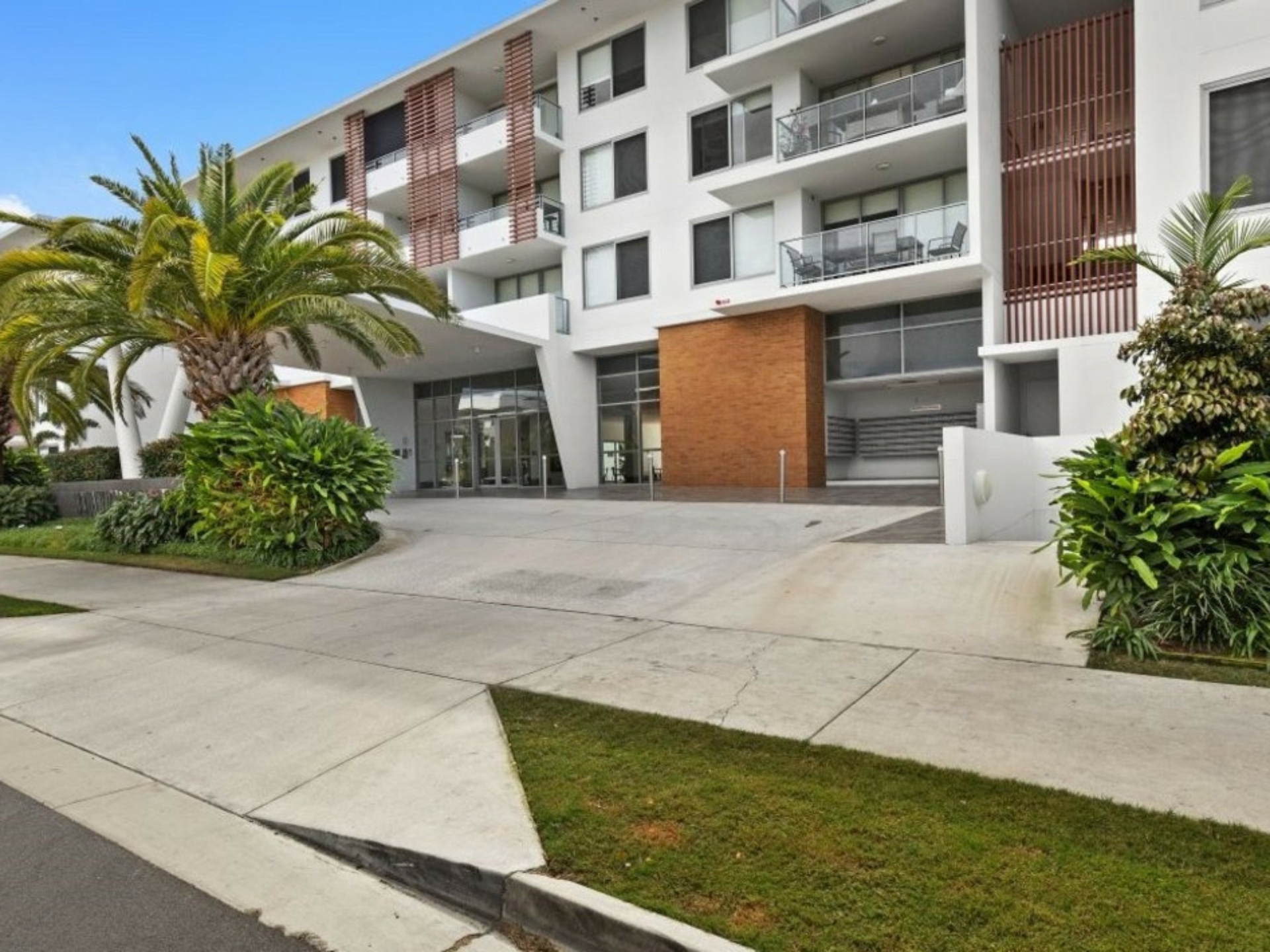 4311/1 Waterford Court, BUNDALL