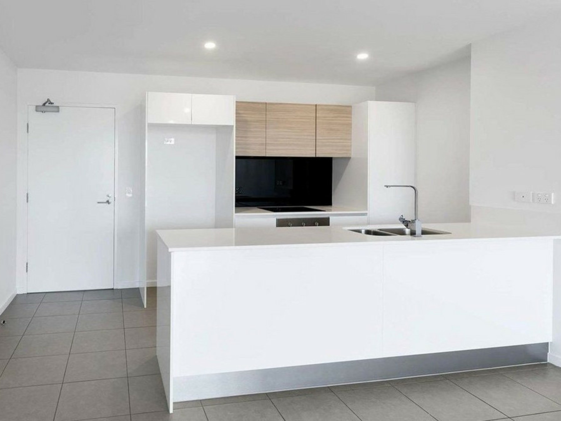 4311/1 Waterford Court, BUNDALL