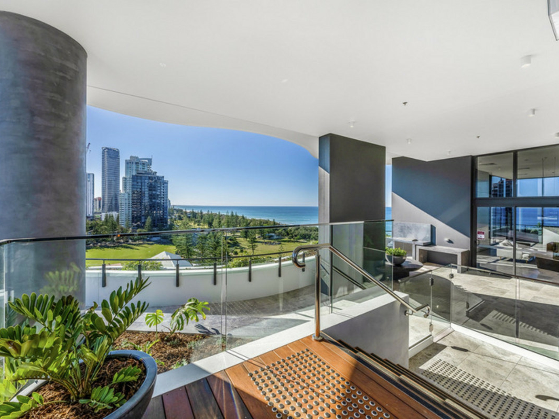 701/4-6 Alexandra Avenue, MERMAID BEACH