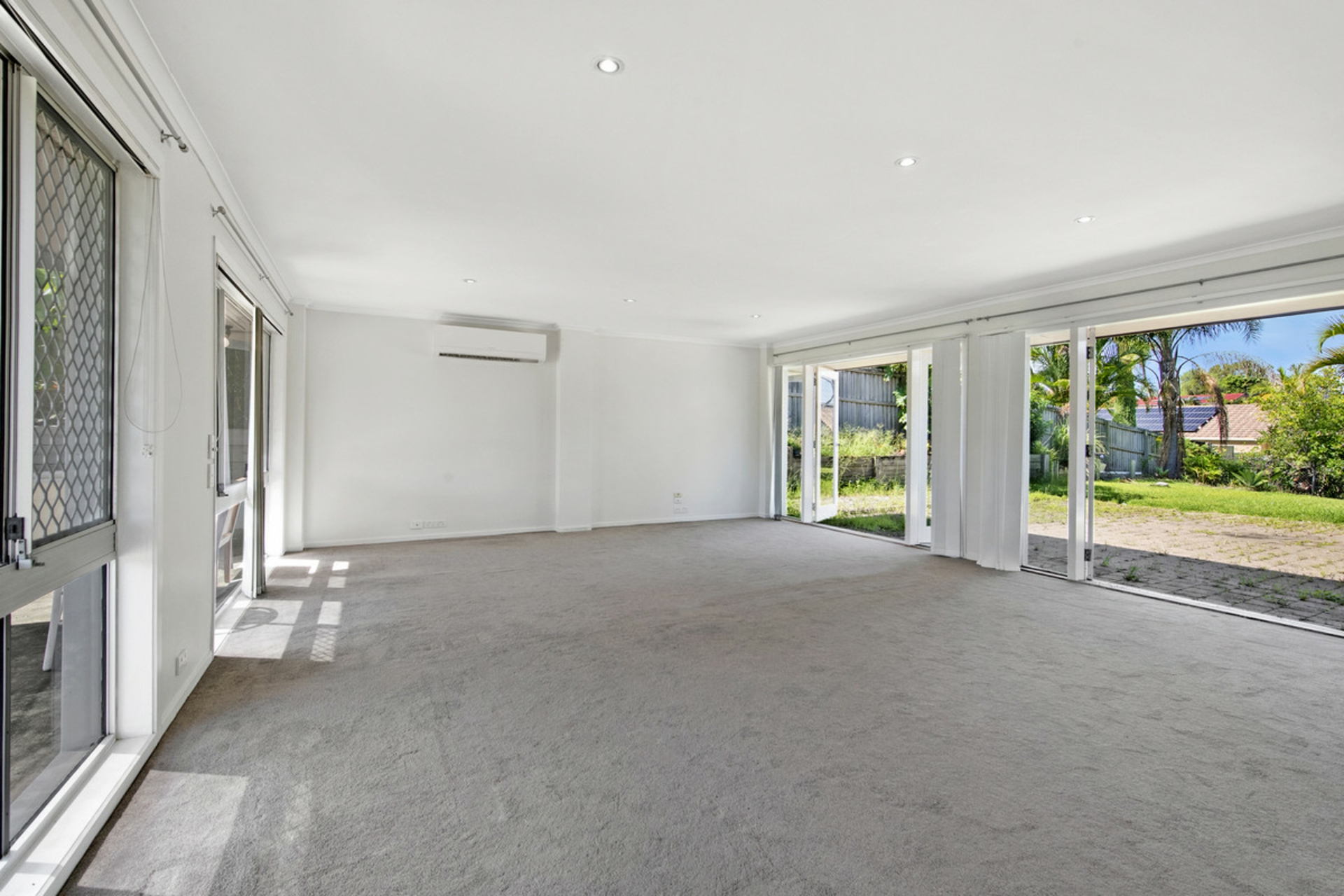 16 Carrabean Avenue Ashmore QLD