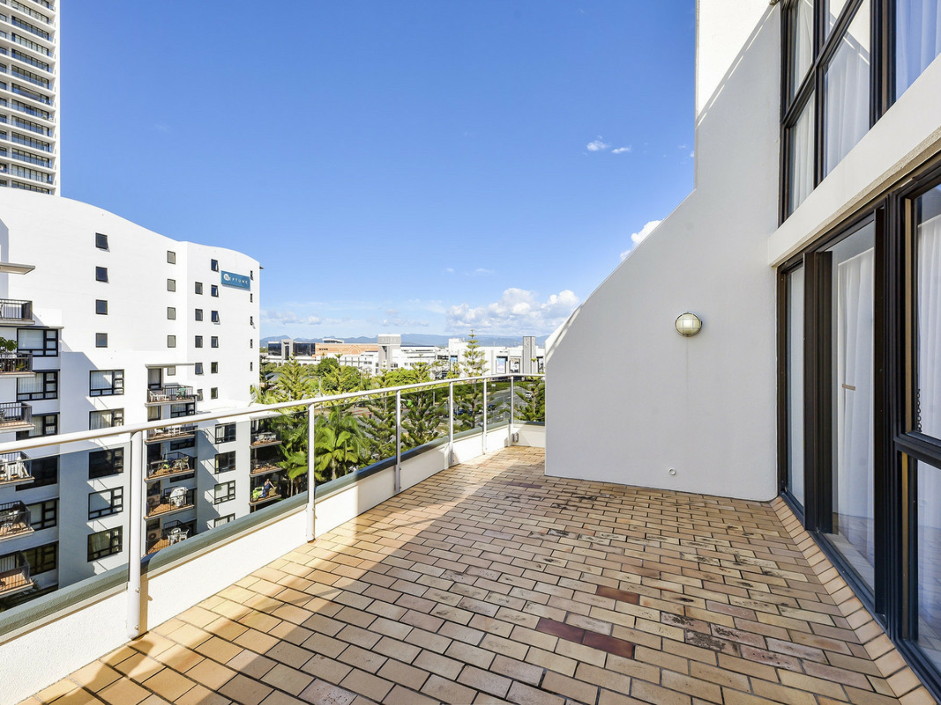705/40 Surf Parade, BROADBEACH