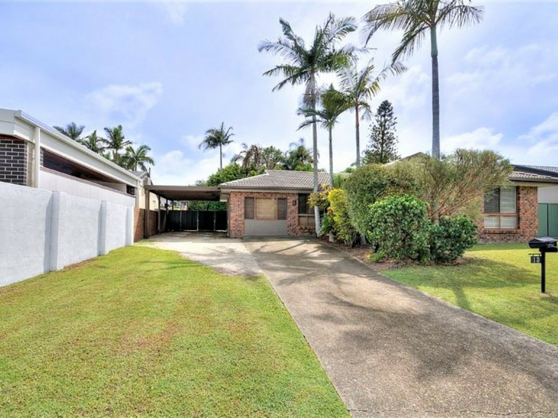 13 Collins Crescent, BENOWA