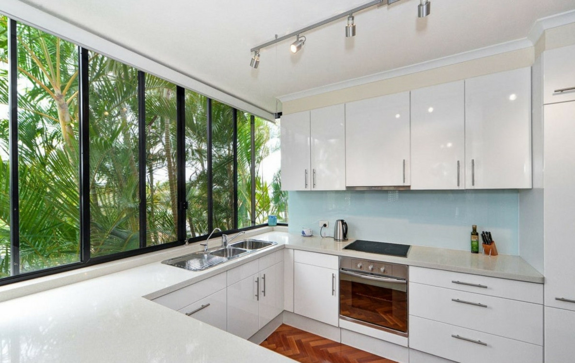7/3-7 Eady Avenue, BROADBEACH WATERS
