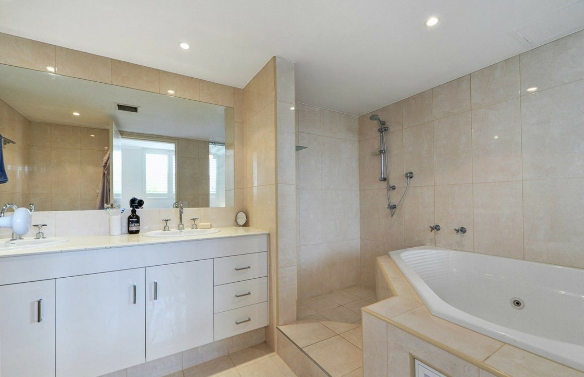 7/3-7 Eady Avenue, BROADBEACH WATERS