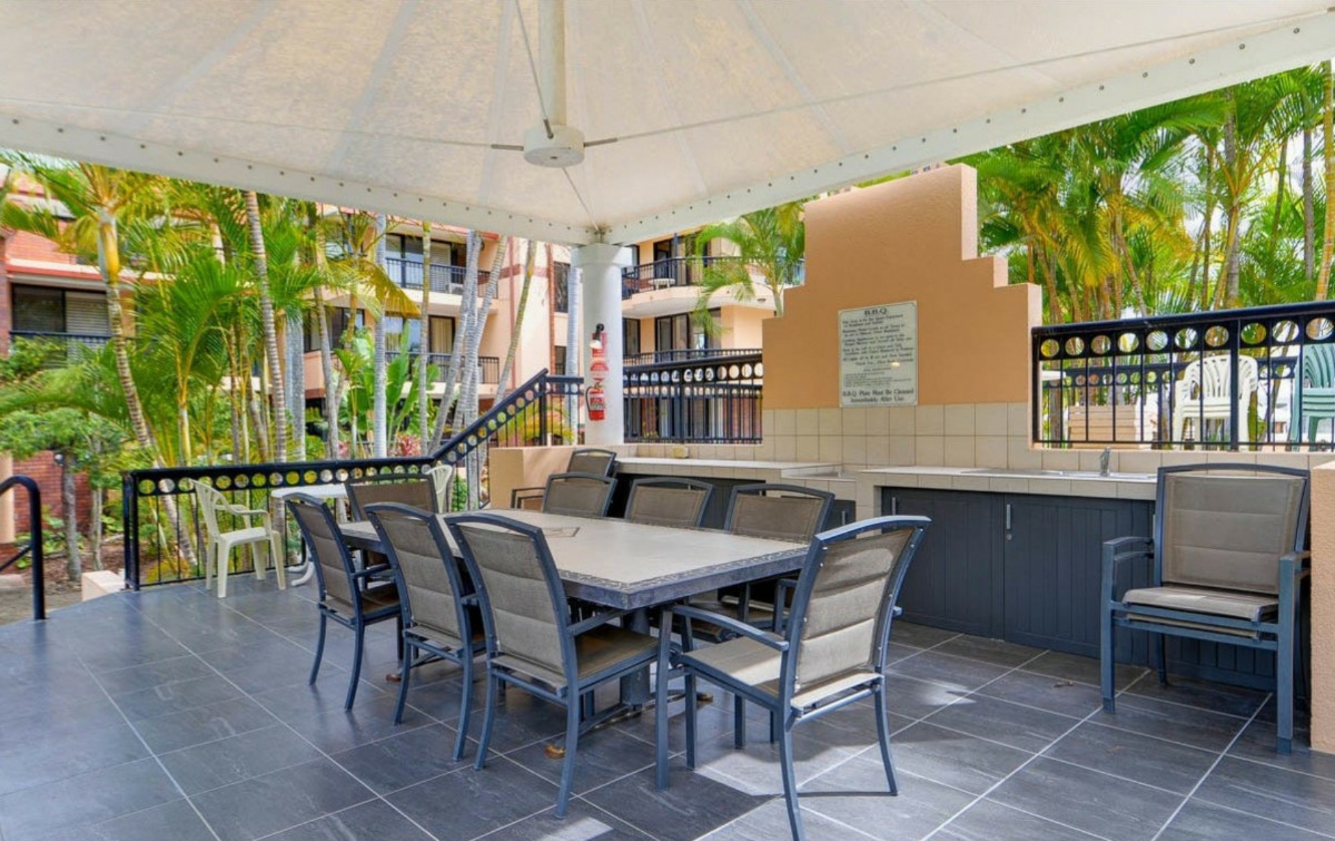 7/3-7 Eady Avenue, BROADBEACH WATERS