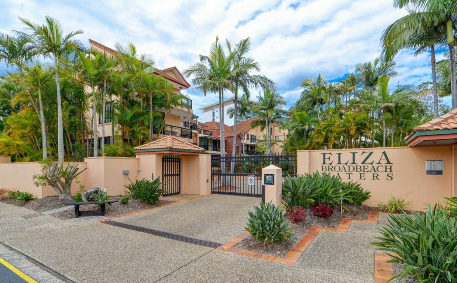 7/3-7 Eady Avenue, BROADBEACH WATERS