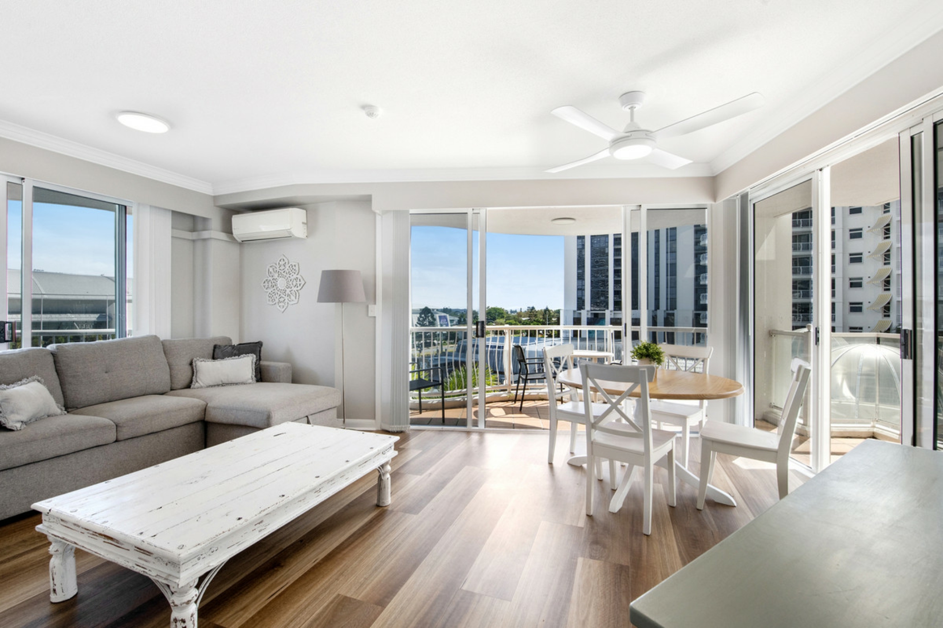 1402/24 Queensland Avenue Broadbeach Qld