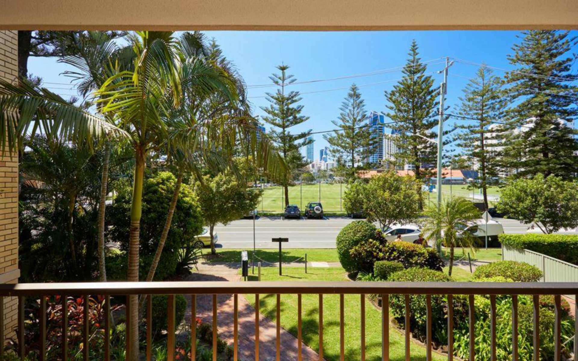 10/24 Chelsea Avenue, BROADBEACH