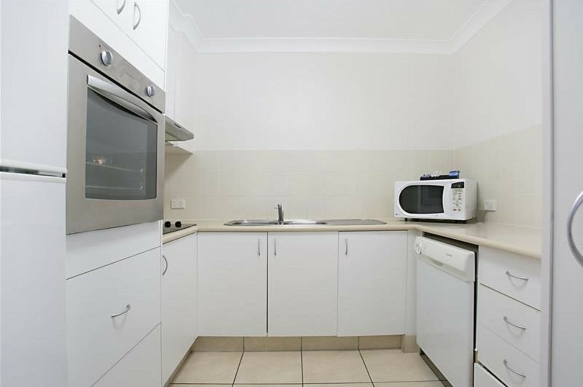 28/23 Wharf Road, SURFERS PARADISE