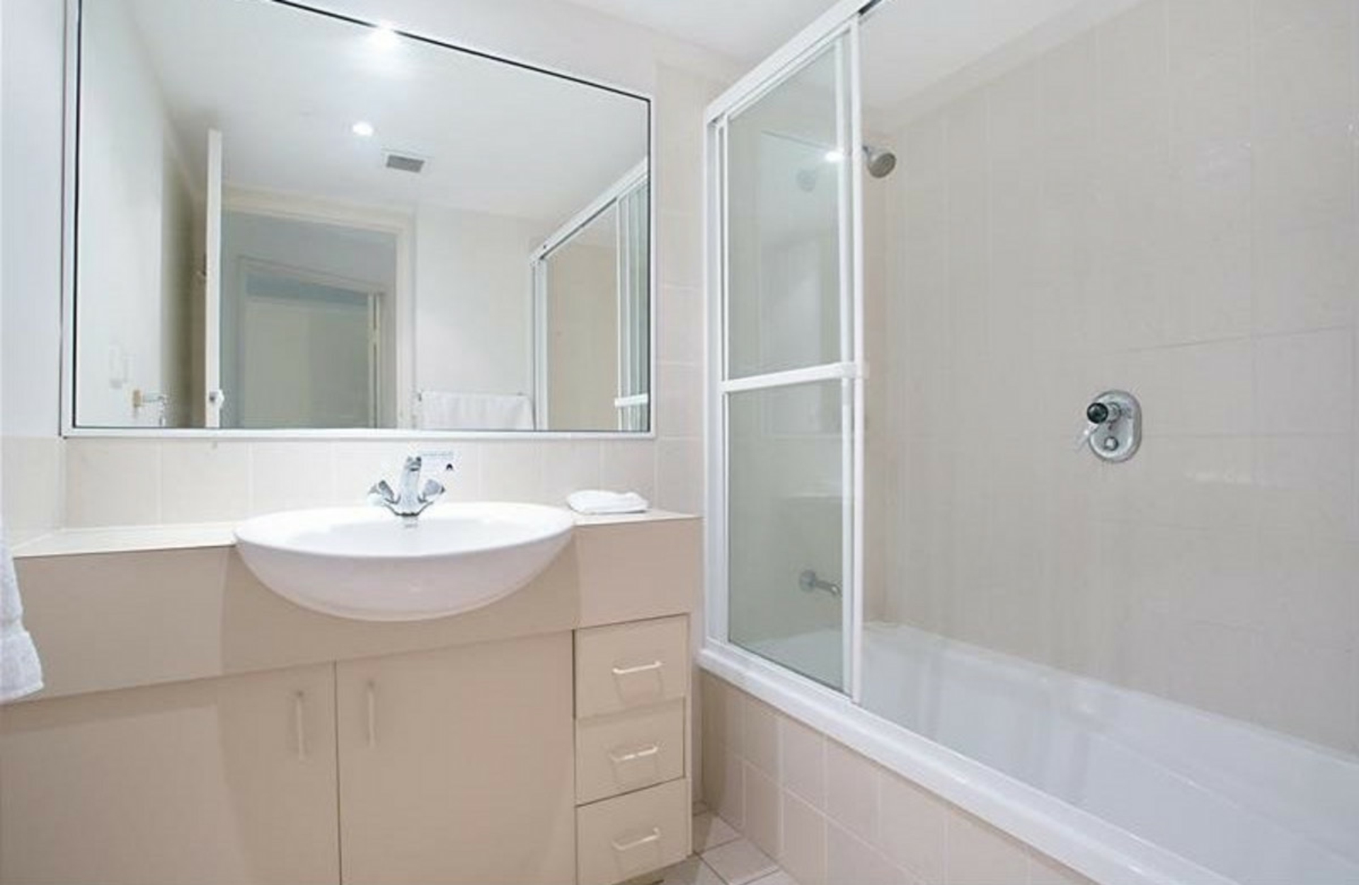 28/23 Wharf Road, SURFERS PARADISE