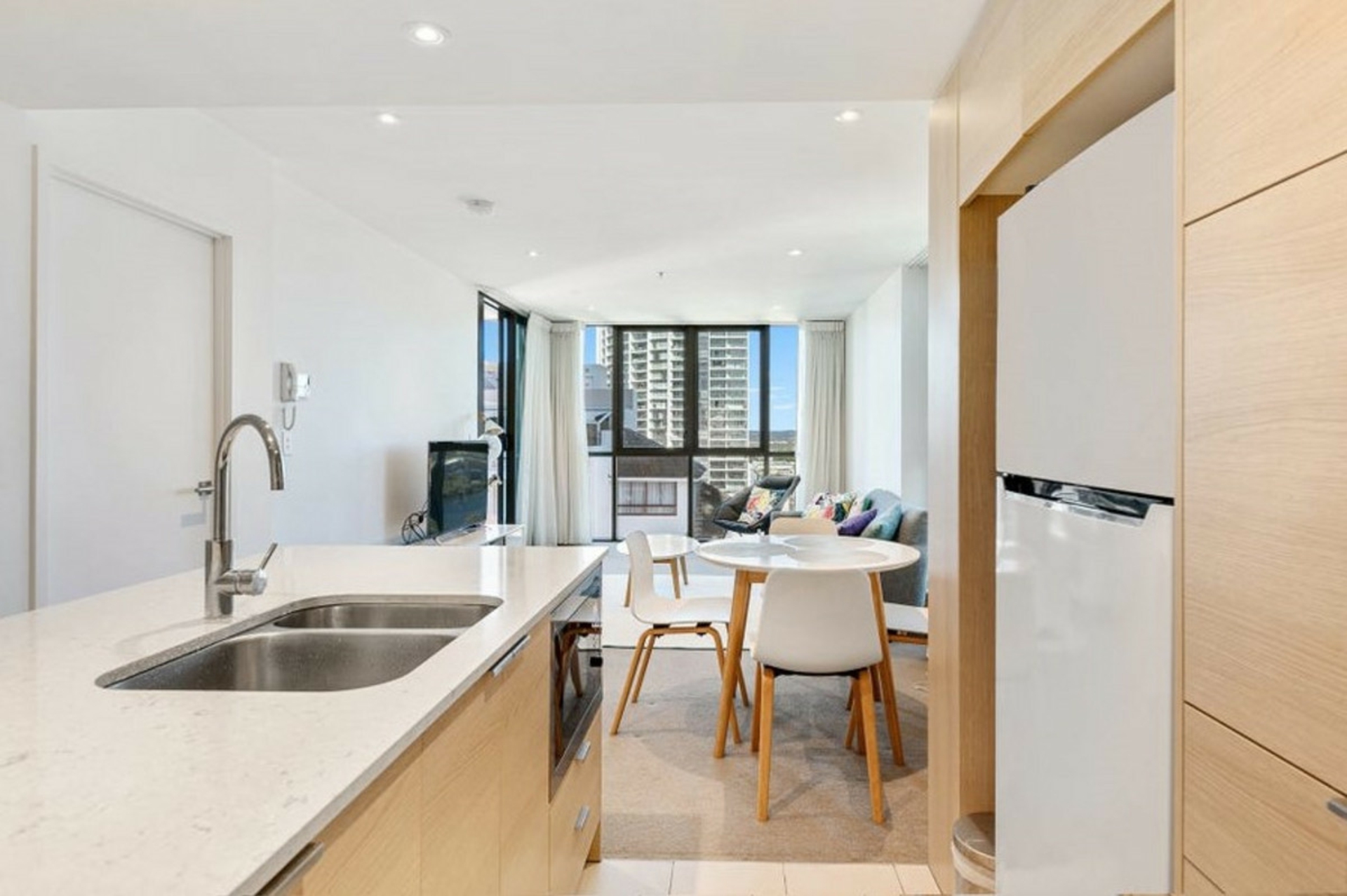 1406/2663 Gold Coast Highway, BROADBEACH