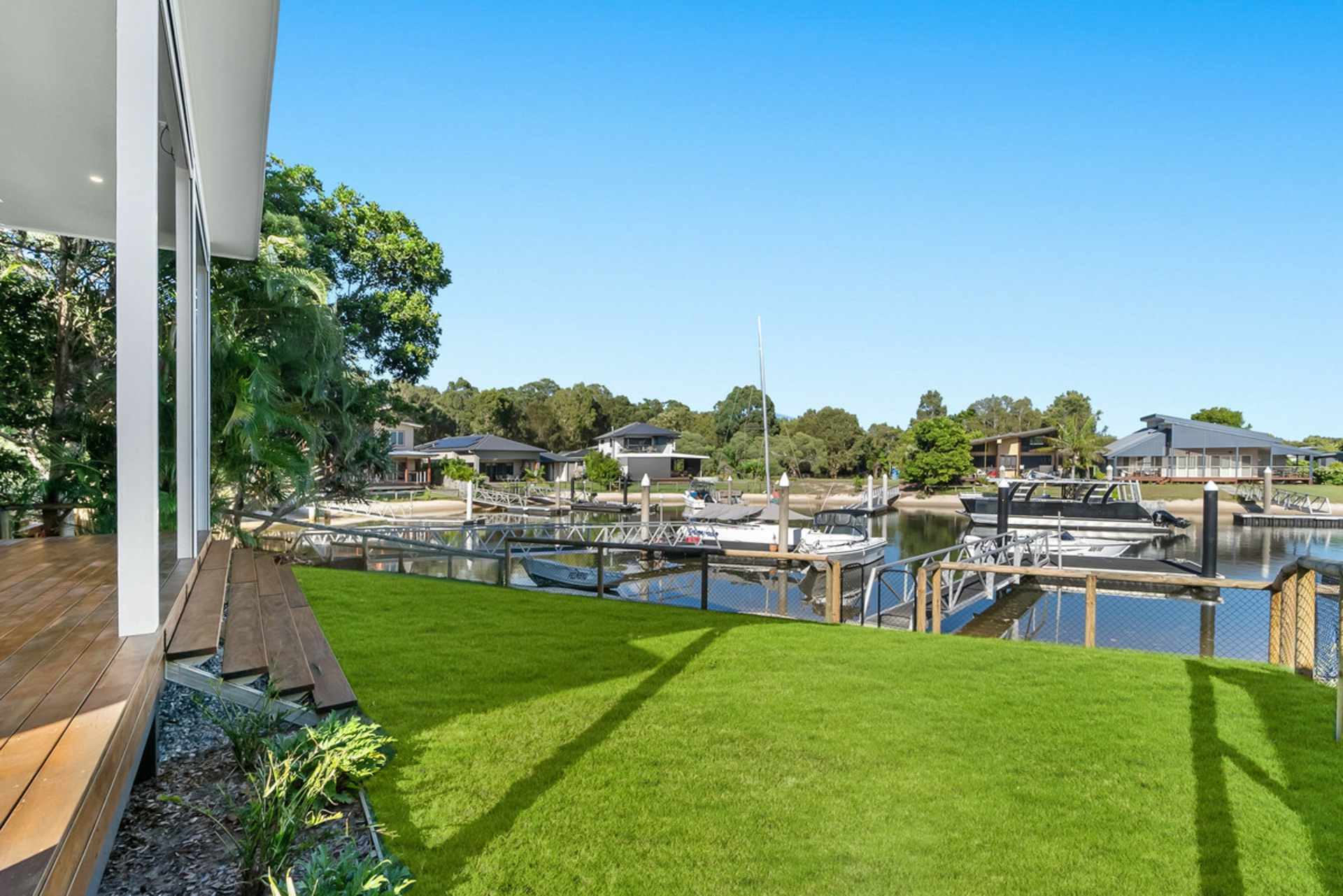 8 Kookaburra Crt, SOUTH STRADBROKE