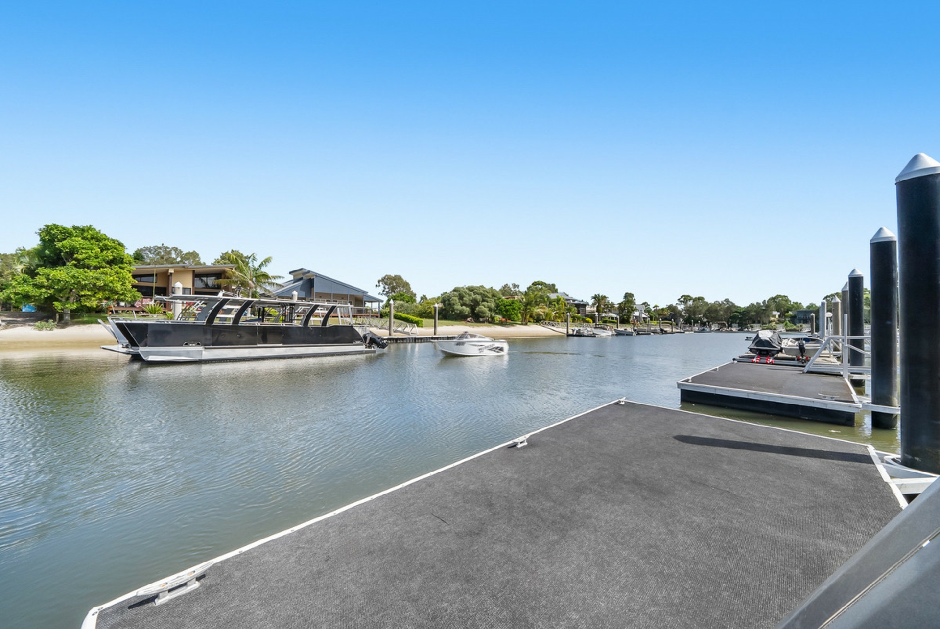 8 Kookaburra Crt, SOUTH STRADBROKE