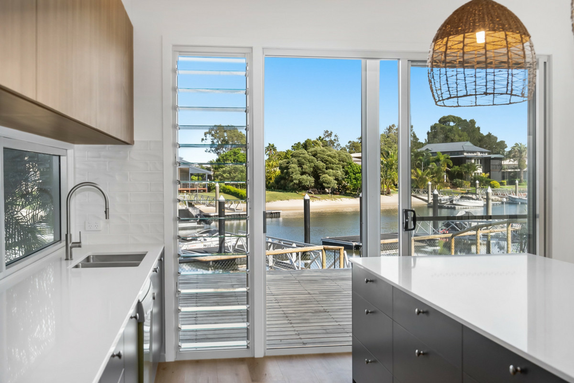 8 Kookaburra Crt, SOUTH STRADBROKE