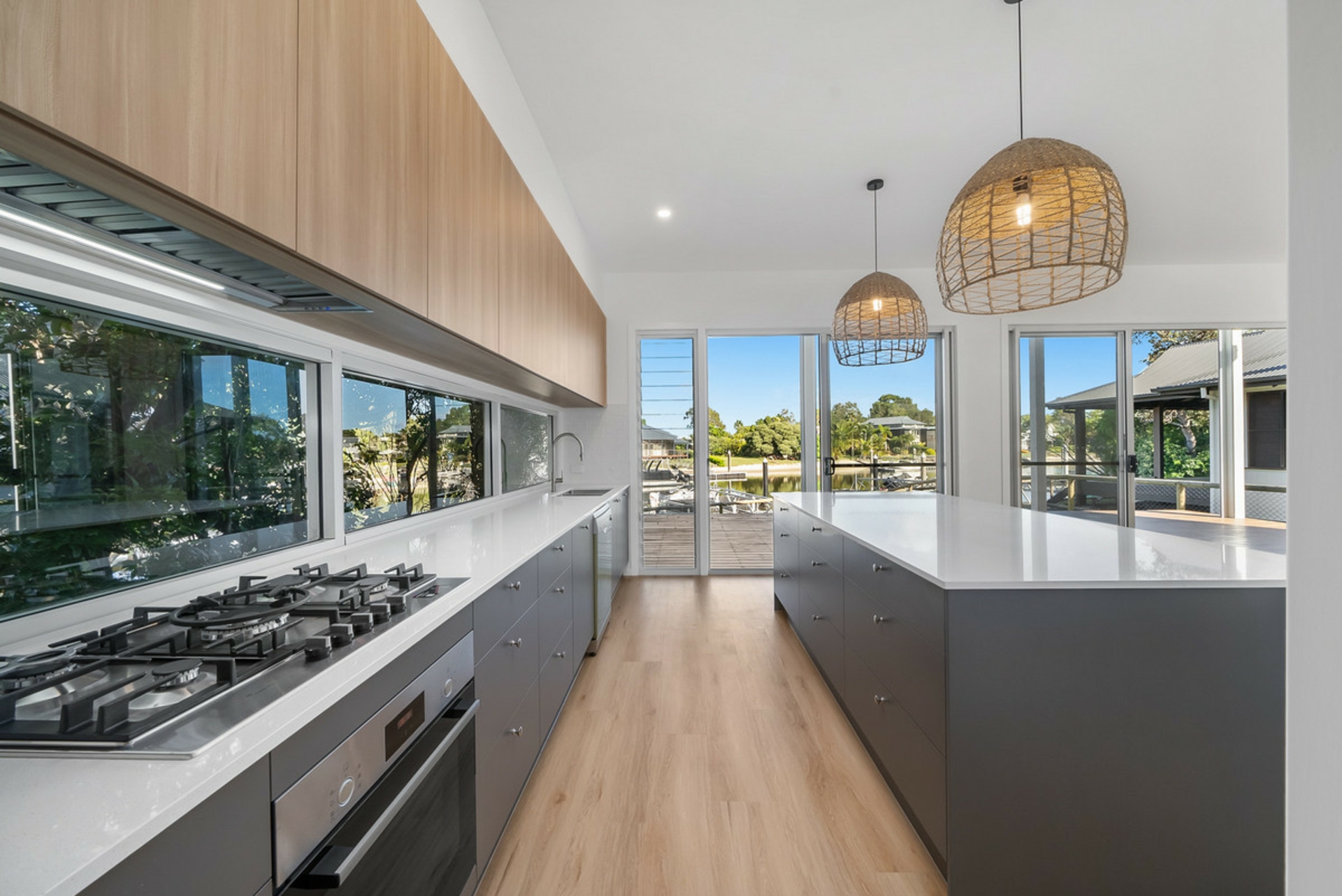 8 Kookaburra Crt, SOUTH STRADBROKE