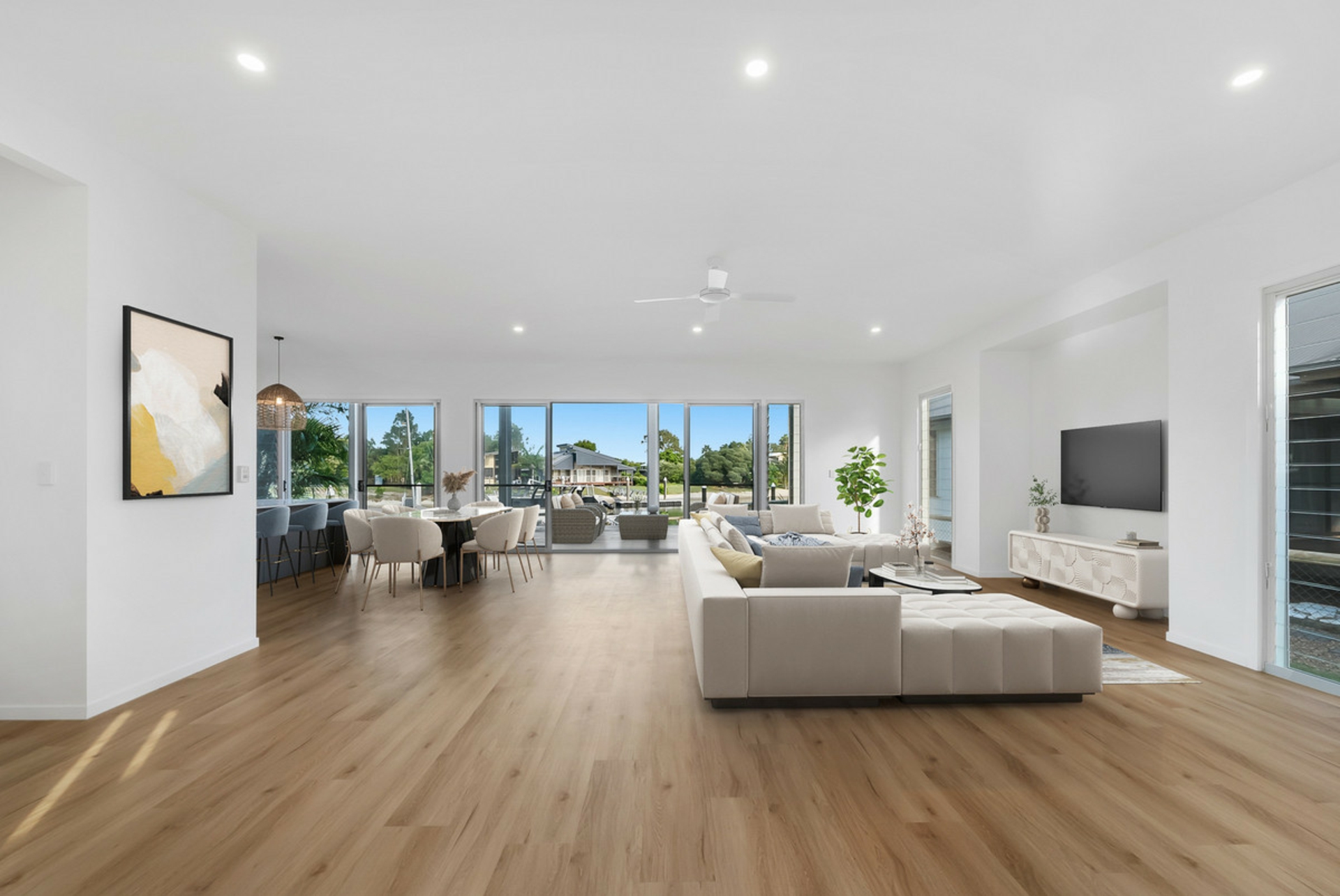 8 Kookaburra Crt, SOUTH STRADBROKE