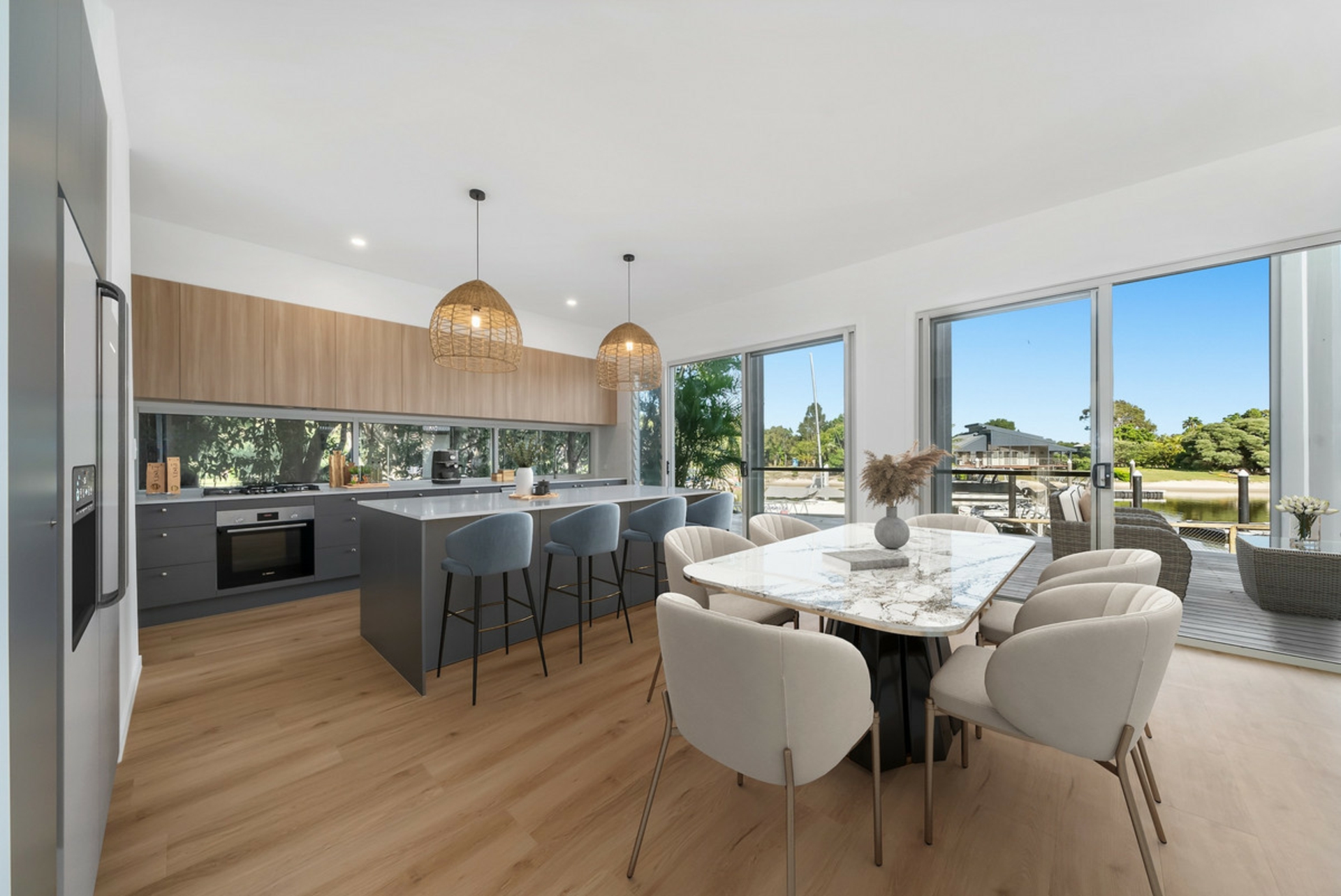 8 Kookaburra Crt, SOUTH STRADBROKE