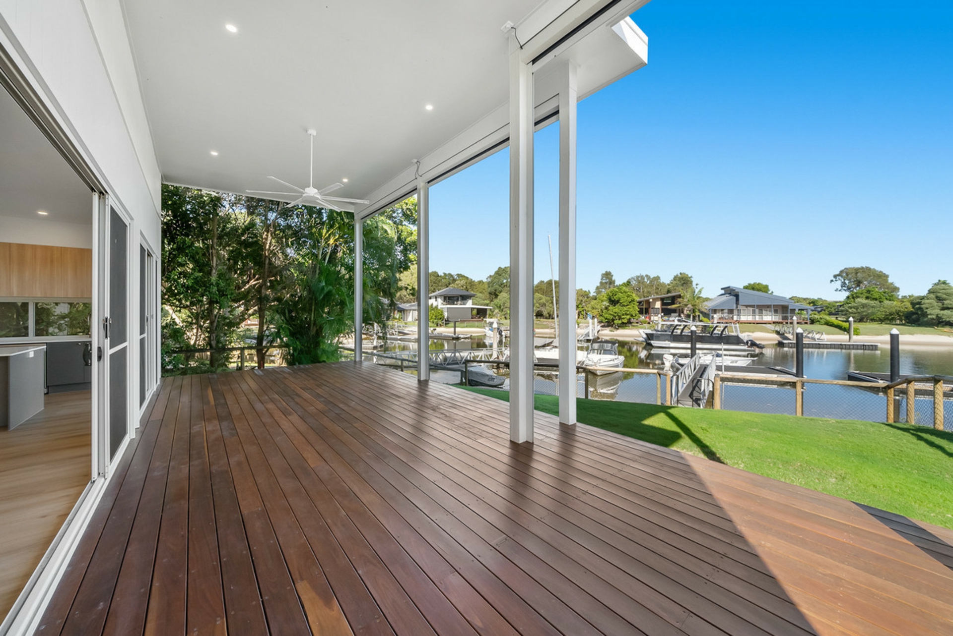 8 Kookaburra Crt, SOUTH STRADBROKE