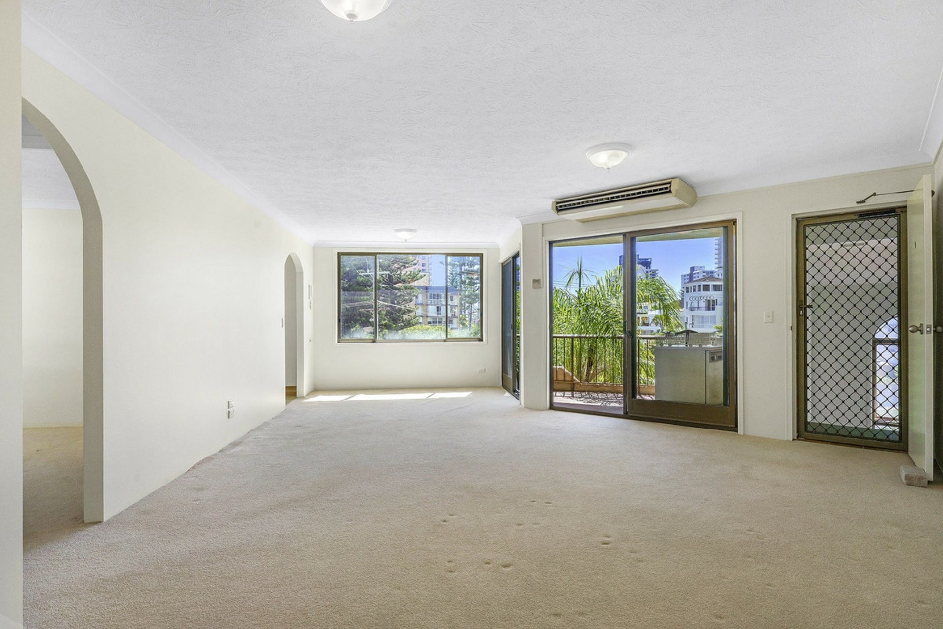 9/8-10 Queensland Avenue, BROADBEACH