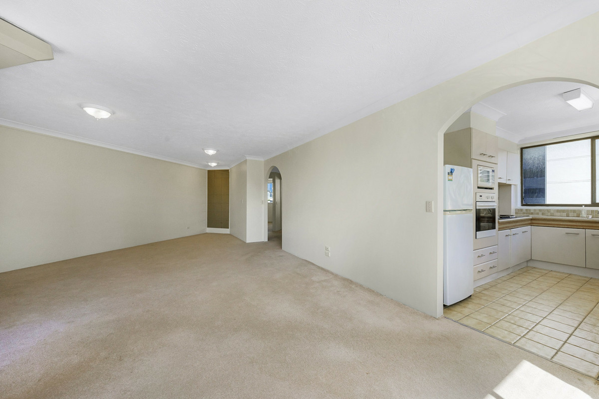 9/8-10 Queensland Avenue, BROADBEACH