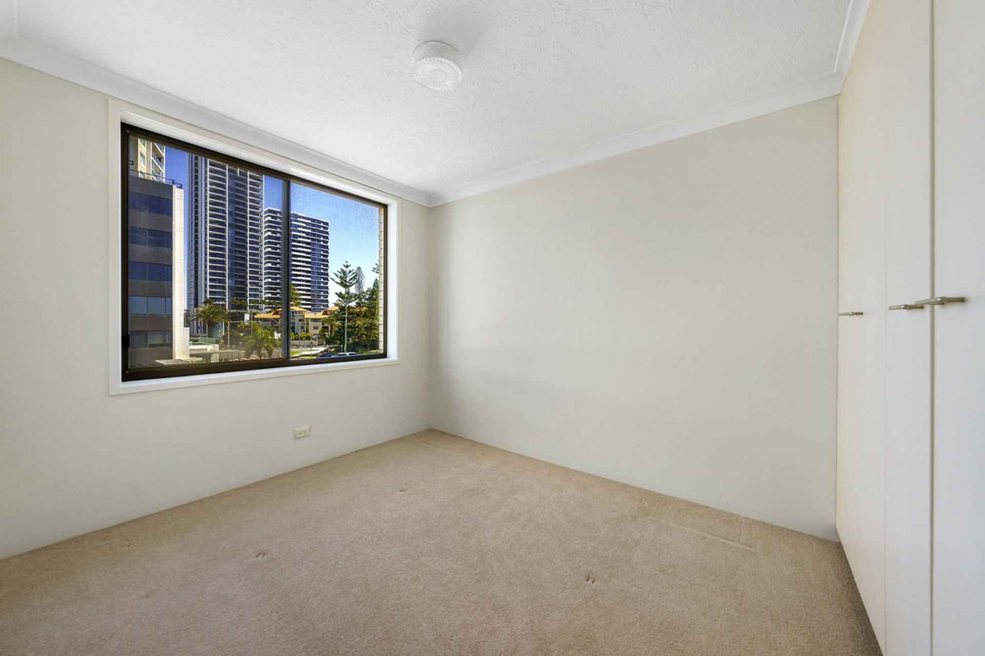 9/8-10 Queensland Avenue, BROADBEACH